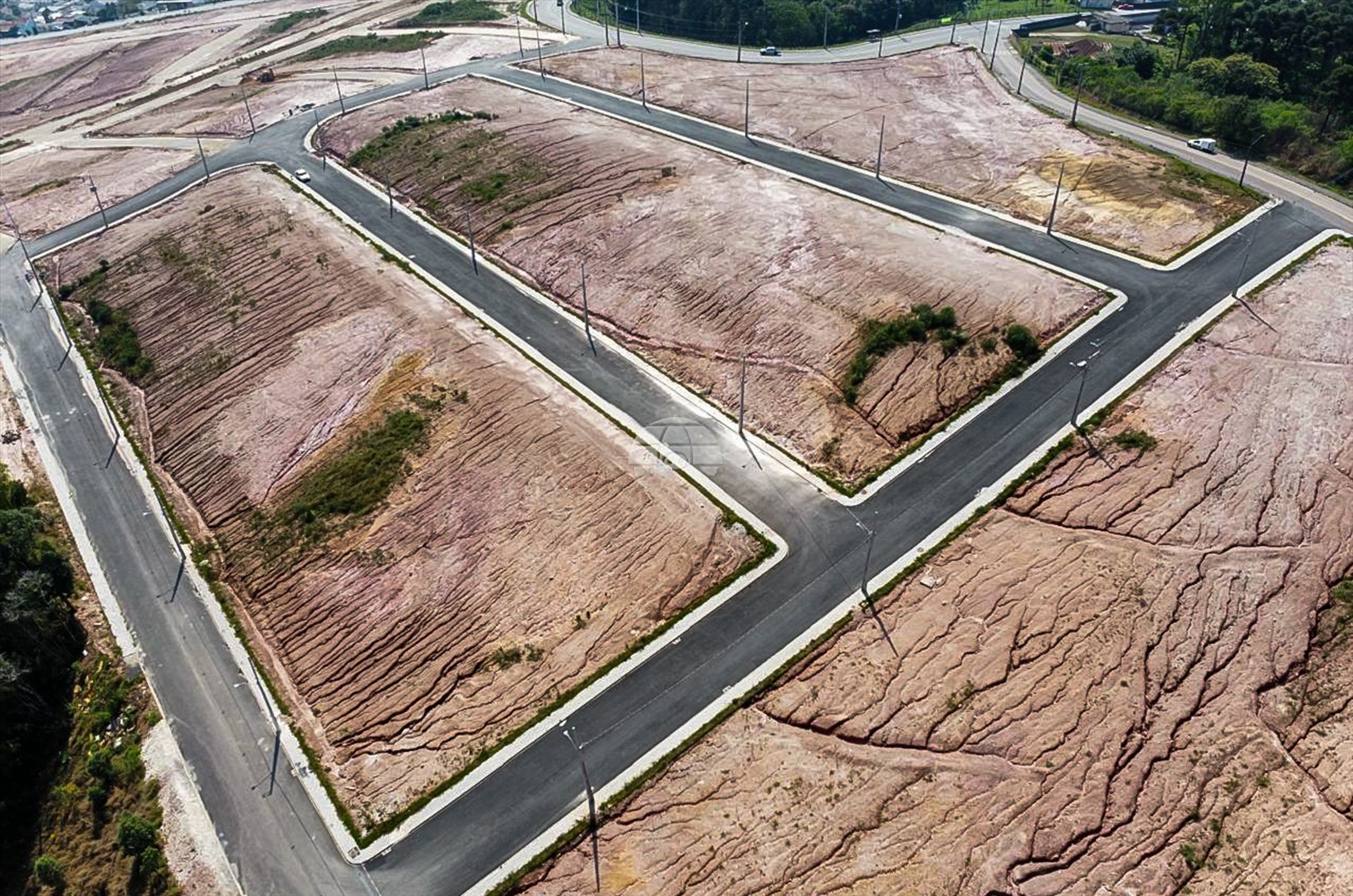 Terreno/Área à venda em Lamenha Grande, Almirante Tamandaré — Portal Chave Fácil