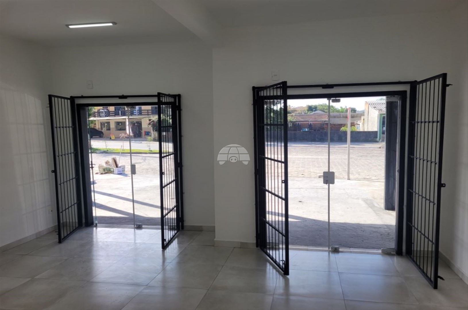 Sala/Conjunto Comercial para alugar em Itapema Do Norte, Itapoá — Portal Chave Fácil
