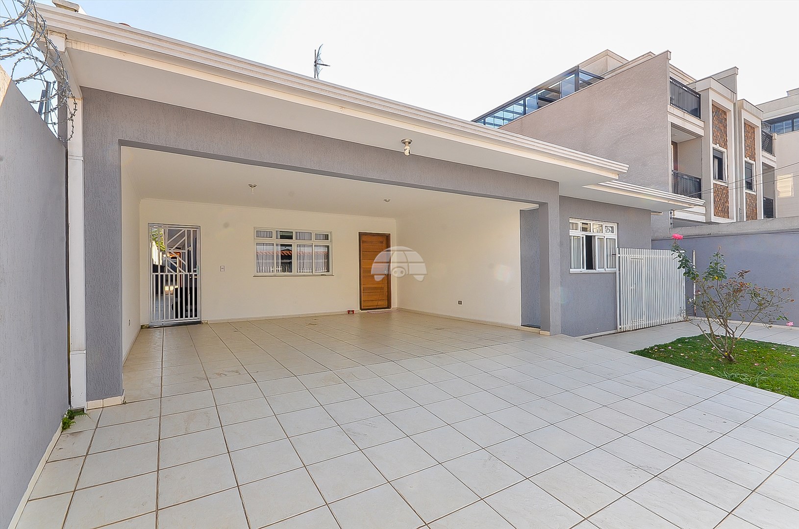 Casa à venda em Hauer, Curitiba — Portal Chave Fácil