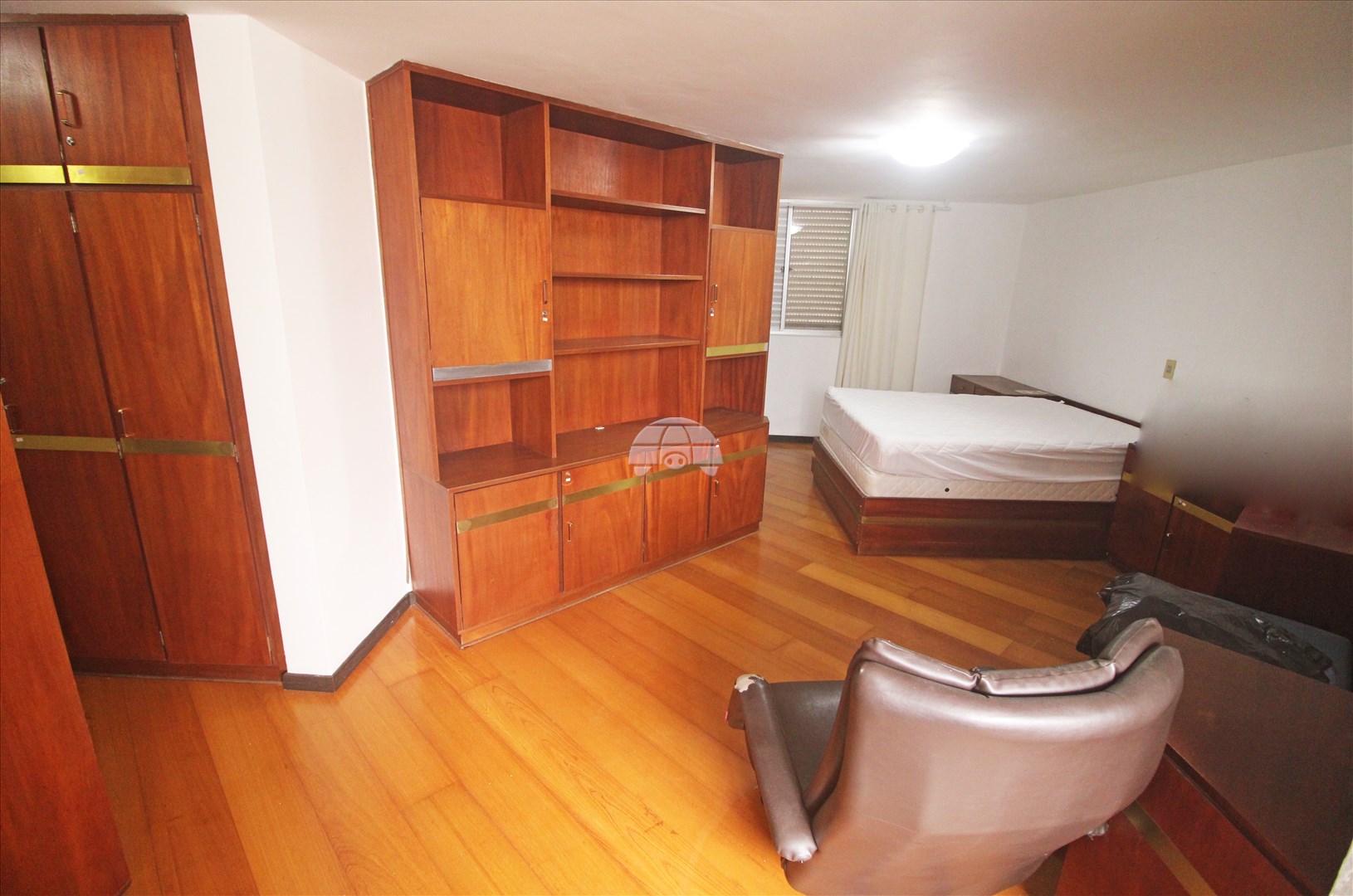 Apartamento para alugar em Bigorrilho, Curitiba — Imobiliária Razão