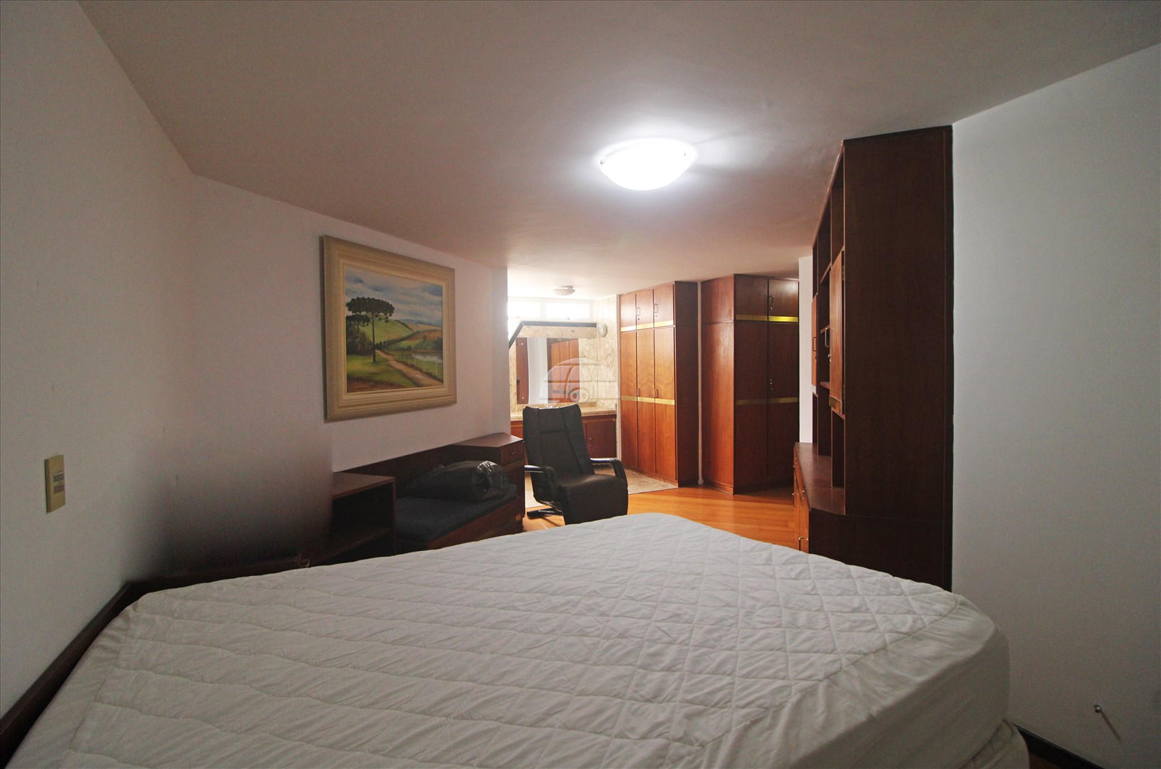 Apartamento para alugar em Bigorrilho, Curitiba — Imobiliária Razão