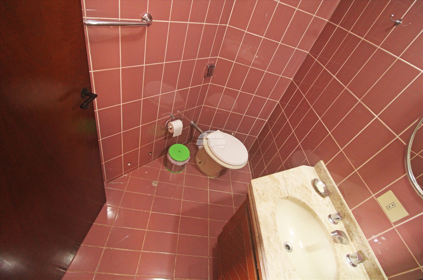 Apartamento para alugar em Bigorrilho, Curitiba — Imobiliária Razão