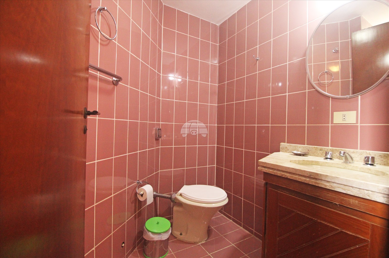Apartamento para alugar em Bigorrilho, Curitiba — Imobiliária Razão