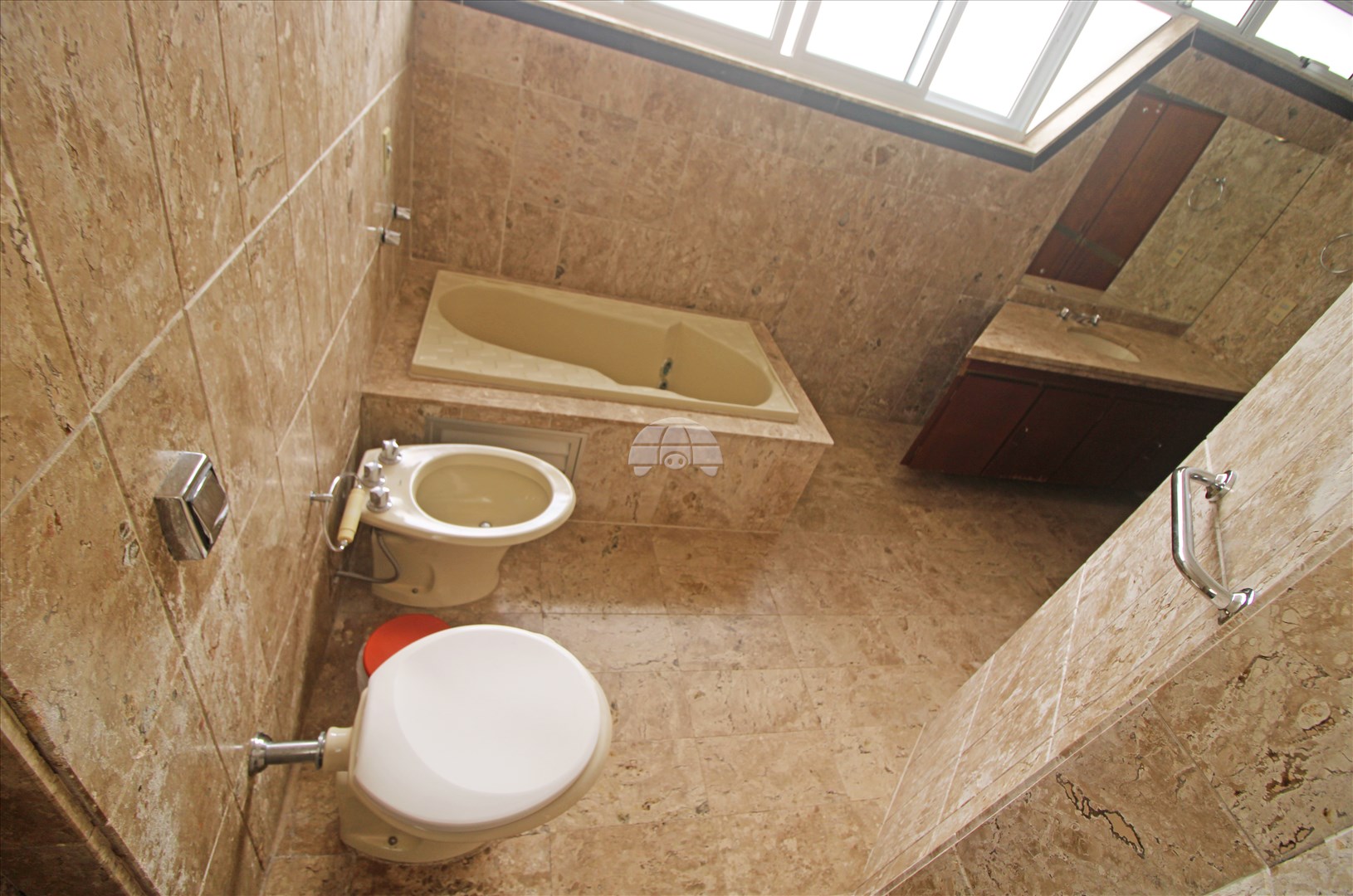 Apartamento para alugar em Bigorrilho, Curitiba — Imobiliária Razão