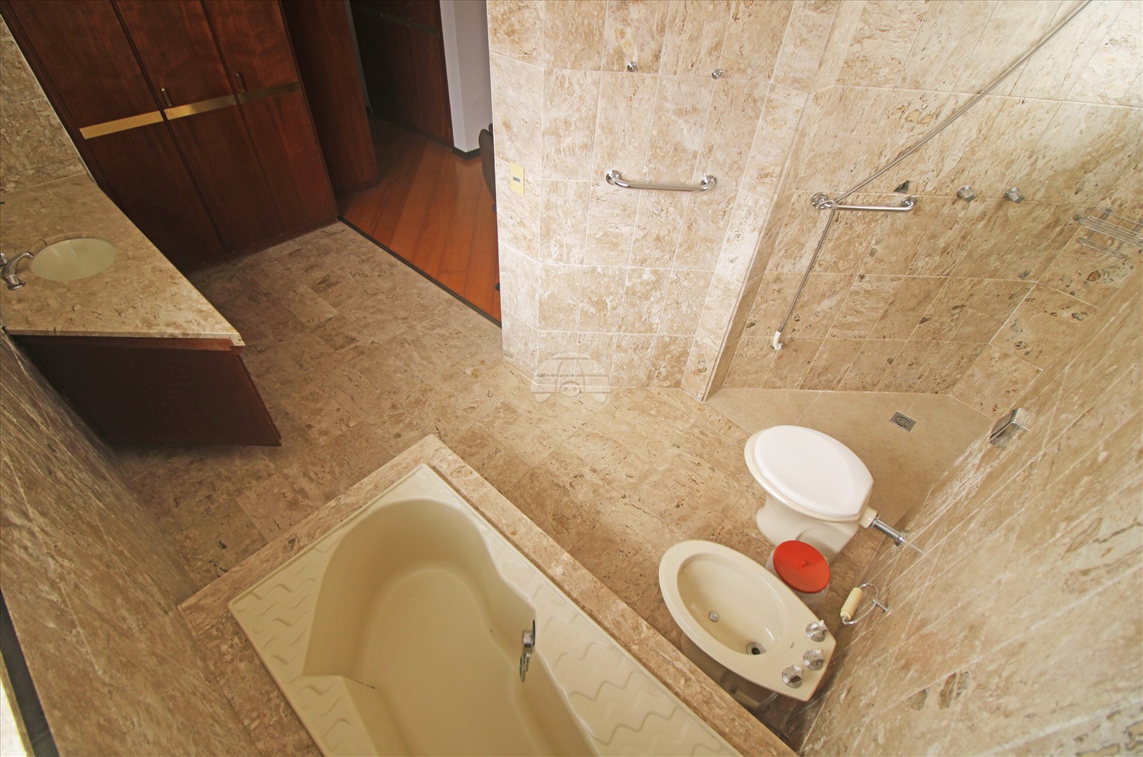 Apartamento para alugar em Bigorrilho, Curitiba — Imobiliária Razão