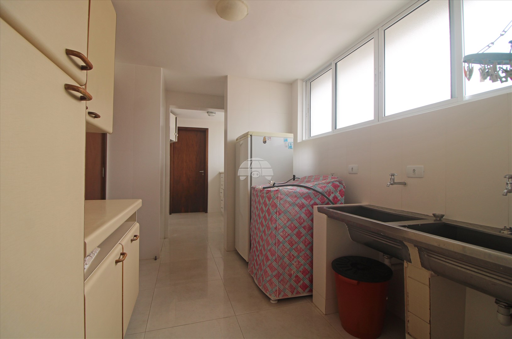 Apartamento para alugar em Bigorrilho, Curitiba — Imobiliária Razão