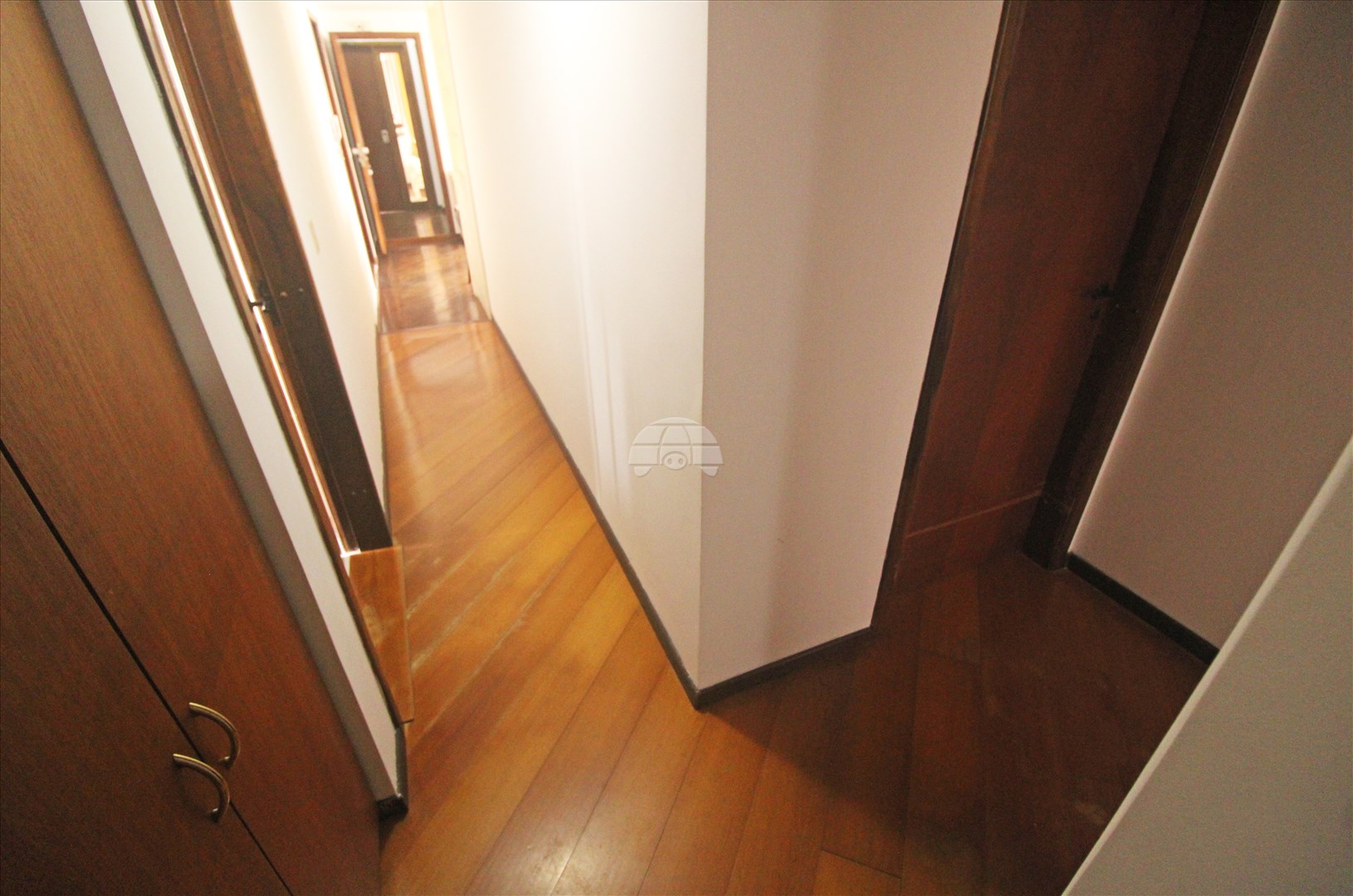 Apartamento para alugar em Bigorrilho, Curitiba — Imobiliária Razão