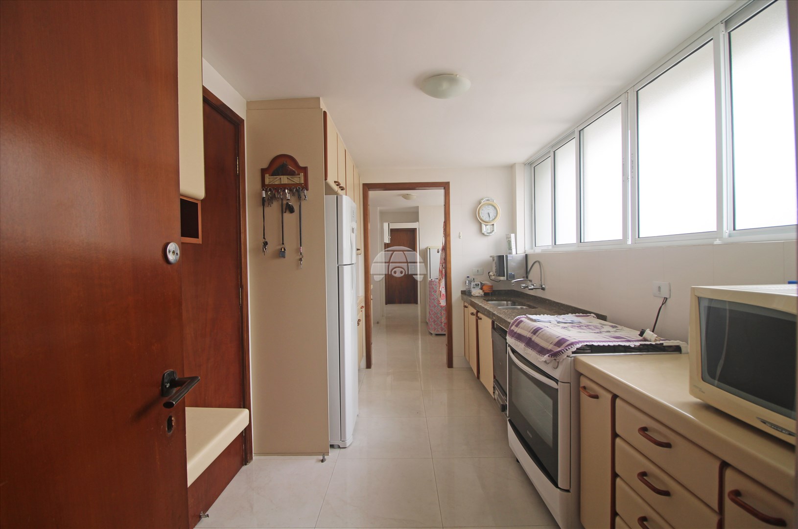 Apartamento para alugar em Bigorrilho, Curitiba — Imobiliária Razão