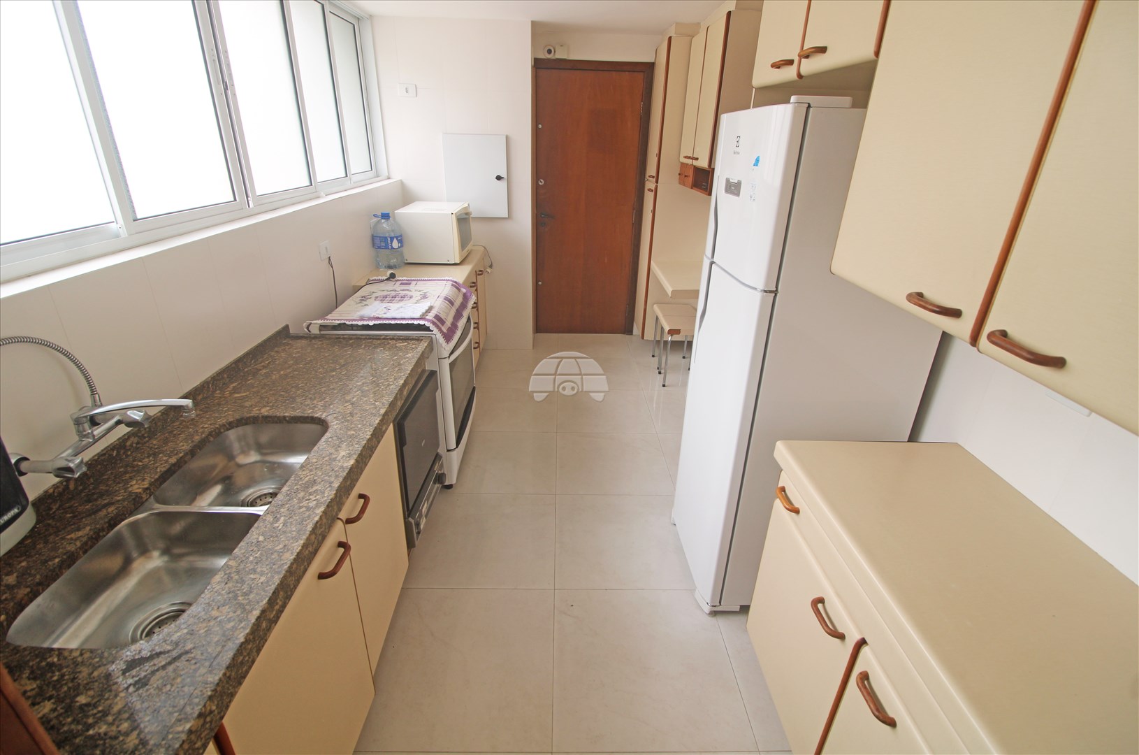 Apartamento para alugar em Bigorrilho, Curitiba — Imobiliária Razão