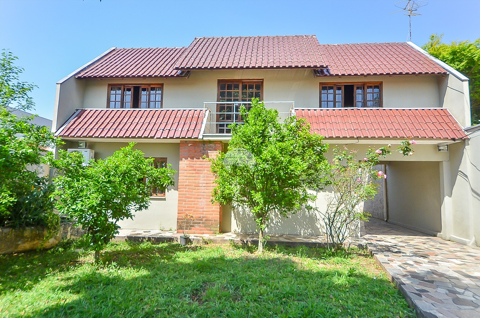 Casa à venda em Capão Raso, Curitiba — Portal Chave Fácil