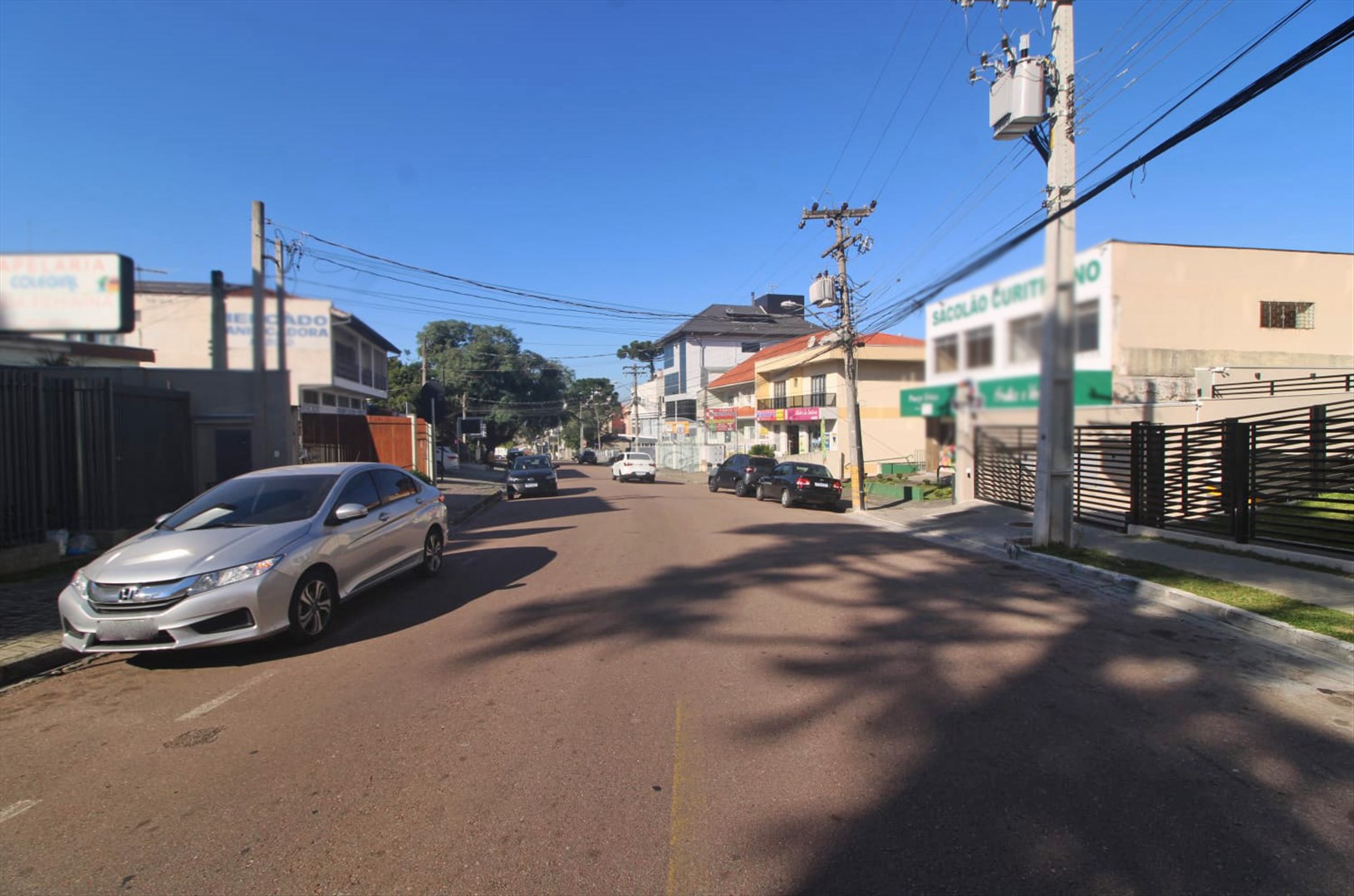 Apartamento para alugar em Novo Mundo, Curitiba — Imobiliária Razão