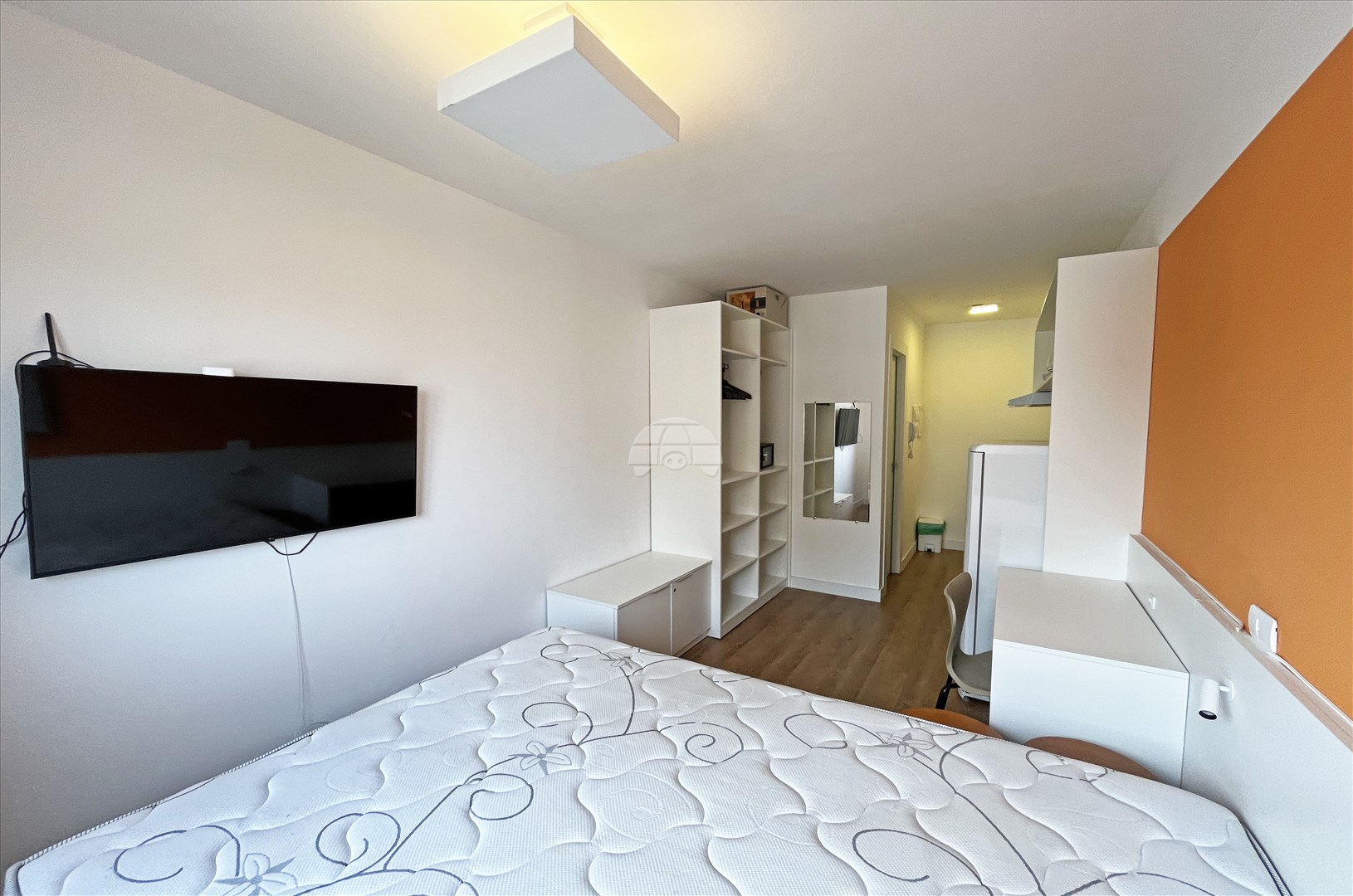 Apartamento para alugar em Novo Mundo, Curitiba — Imobiliária Razão