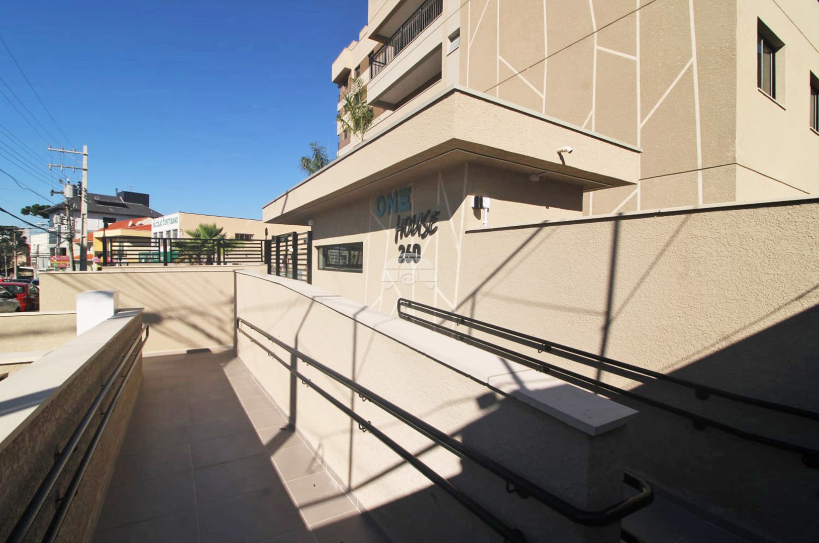 Apartamento para alugar em Novo Mundo, Curitiba — Imobiliária Razão