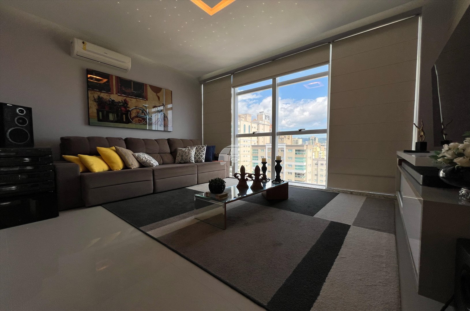 Apartamento à venda em Meia Praia, Itapema — Portal Chave Fácil