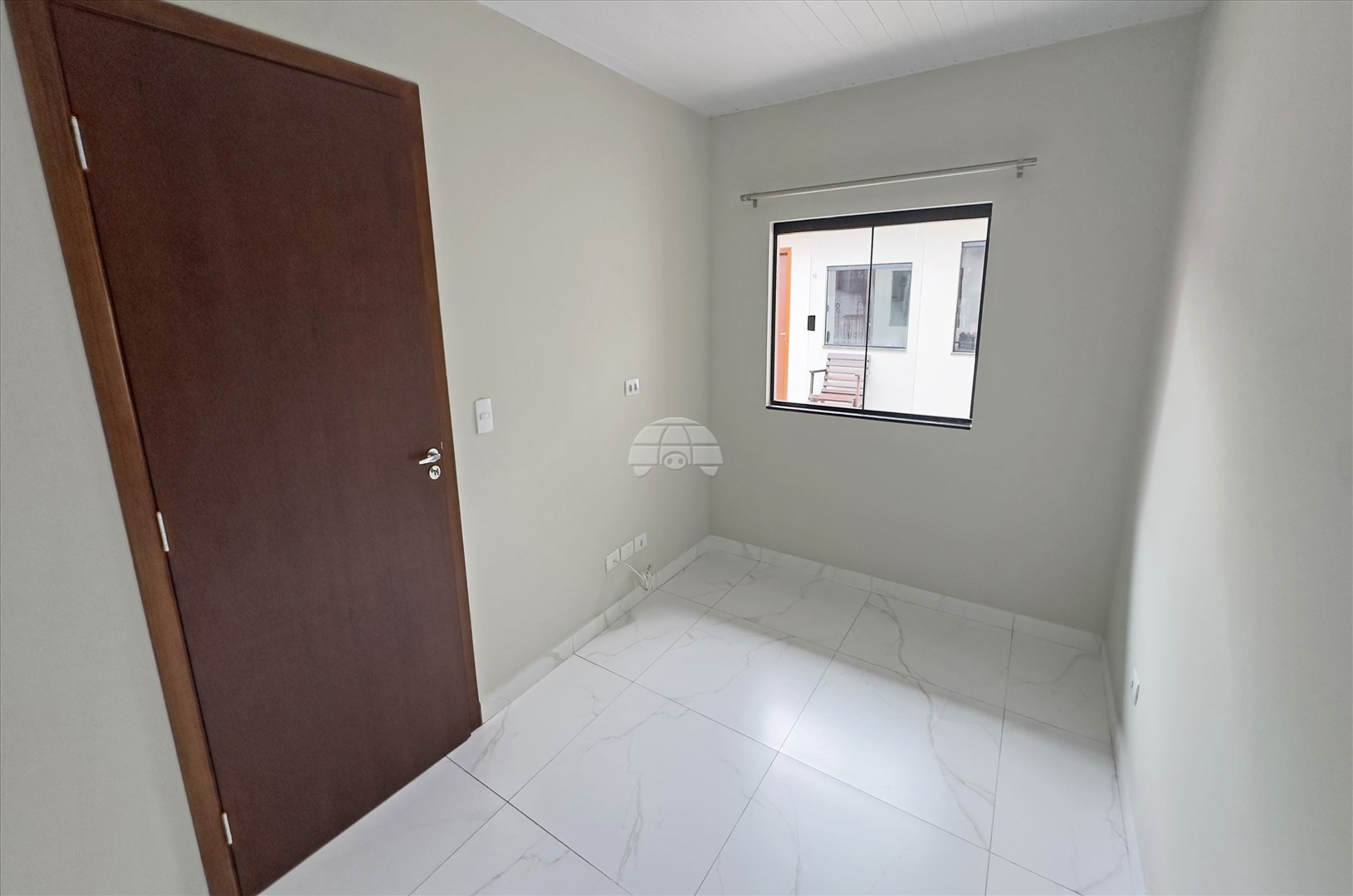 Kitnet para alugar em Jardim Guarujá, Colombo — Portal Chave Fácil