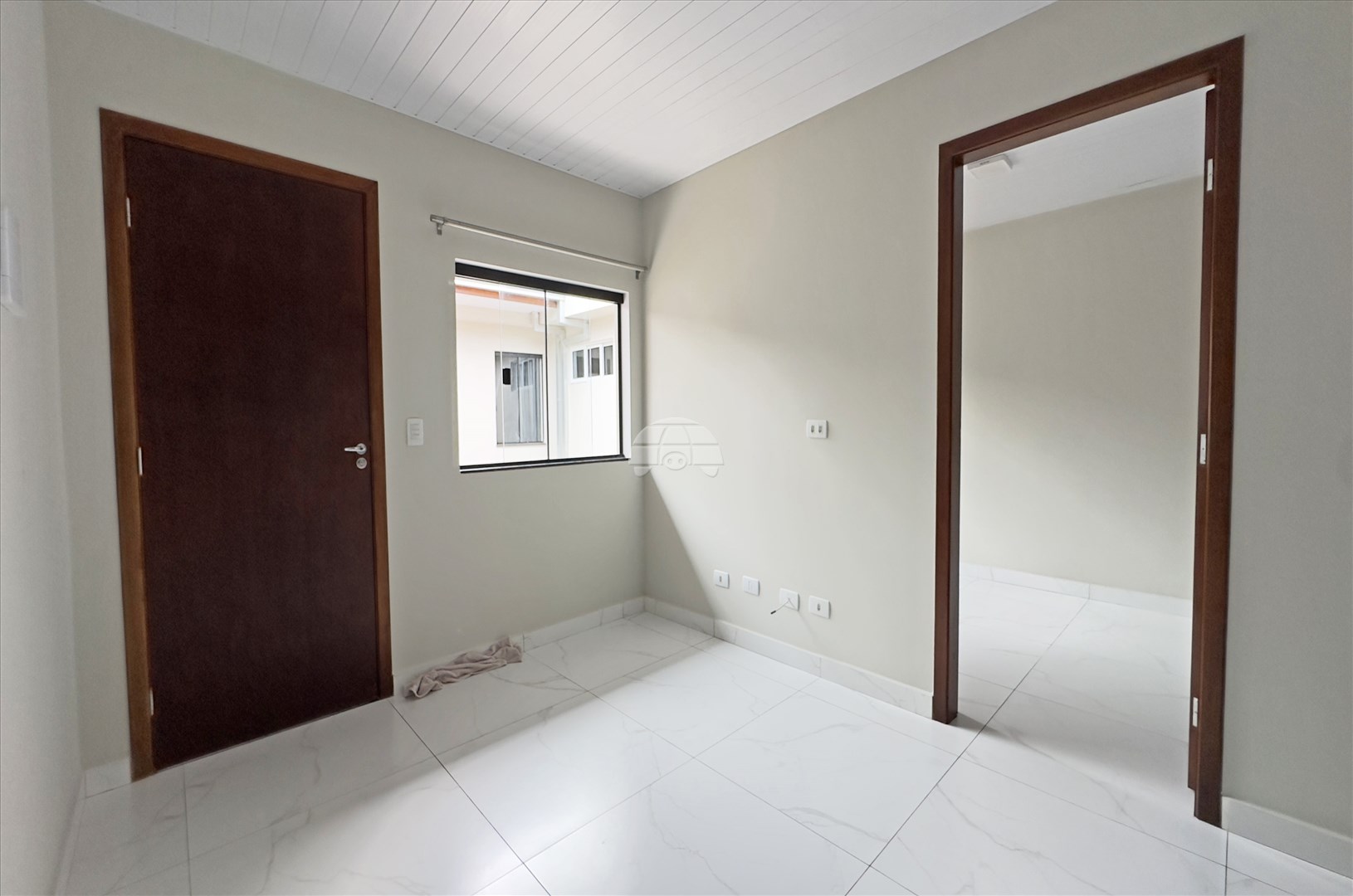 Kitnet para alugar em Jardim Guarujá, Colombo — Portal Chave Fácil