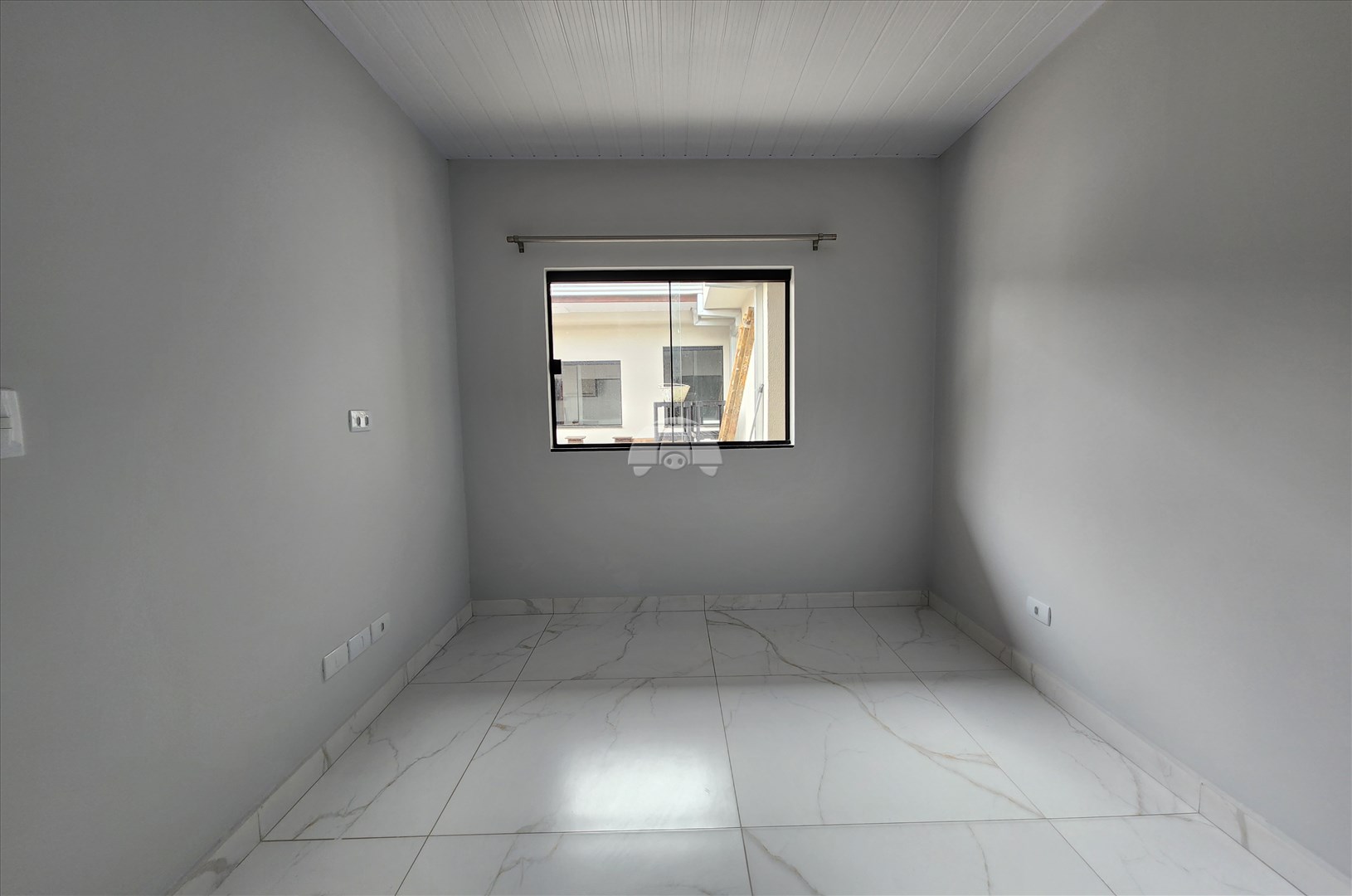 Kitnet para alugar em Jardim Guarujá, Colombo — Portal Chave Fácil