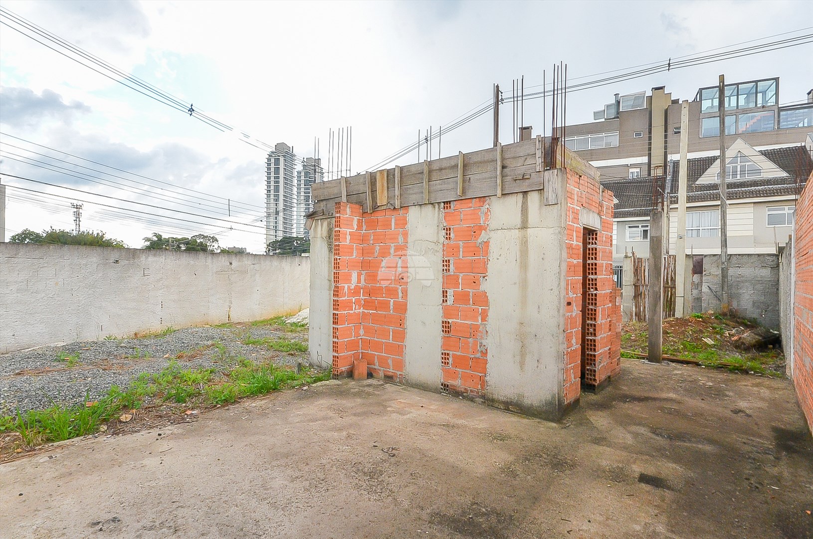 Terreno/Área à venda em Campina Do Siqueira, Curitiba — MAFI ADMINISTRADORA DE IMOVEIS LTDA