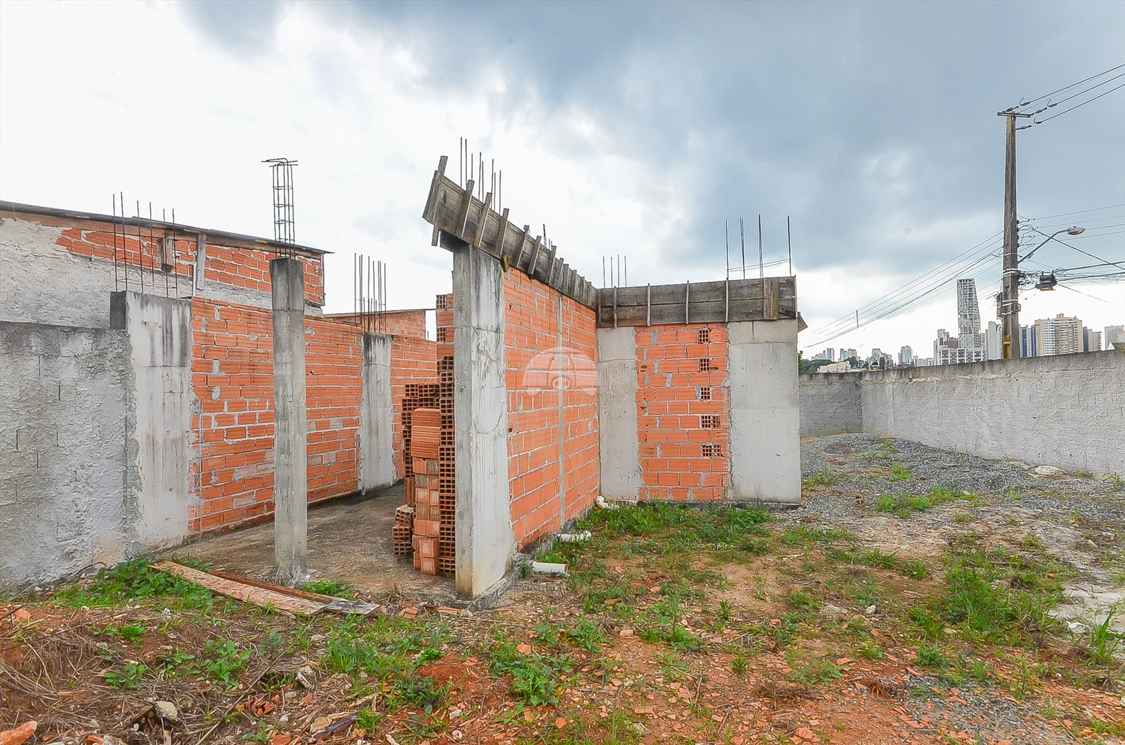 Terreno/Área à venda em Campina Do Siqueira, Curitiba — MAFI ADMINISTRADORA DE IMOVEIS LTDA