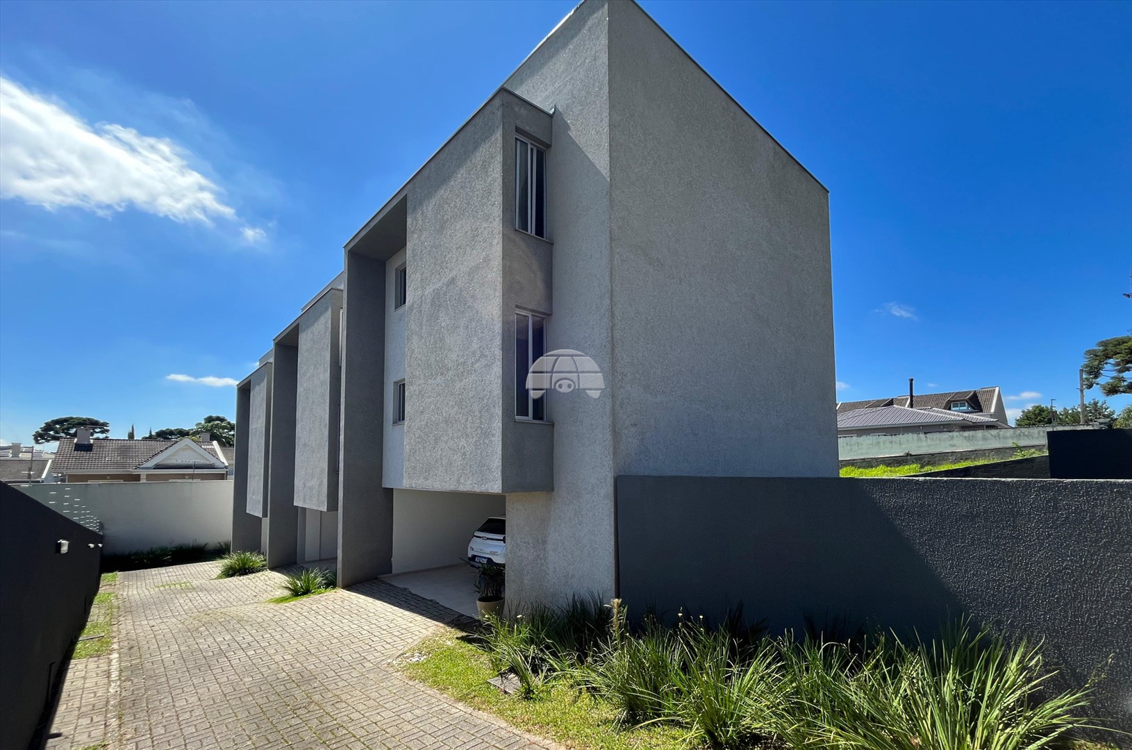 Casa para alugar em Abranches, Curitiba — Kondor Imóveis: Imobiliária em Curitiba | Uma imobiliária pra você