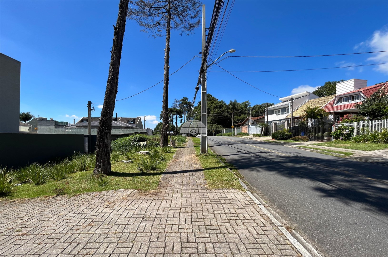 Casa para alugar em Abranches, Curitiba — Kondor Imóveis: Imobiliária em Curitiba | Uma imobiliária pra você