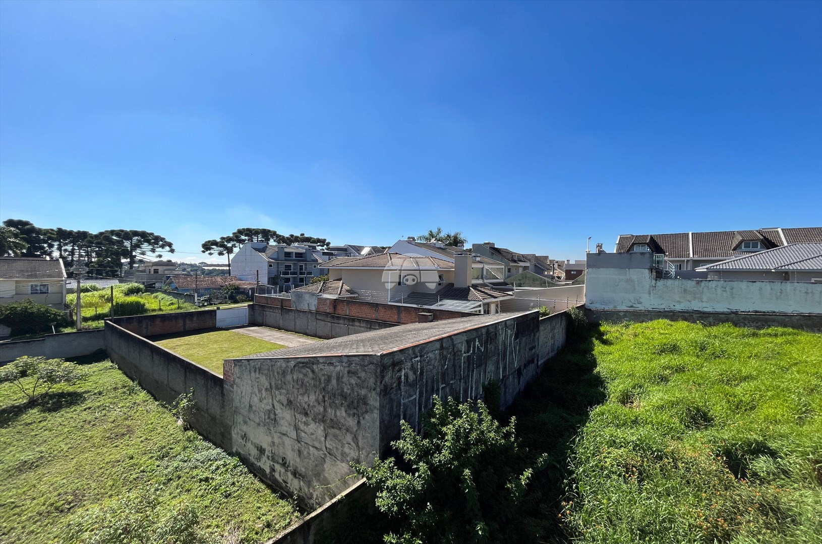 Casa para alugar em Abranches, Curitiba — Kondor Imóveis: Imobiliária em Curitiba | Uma imobiliária pra você