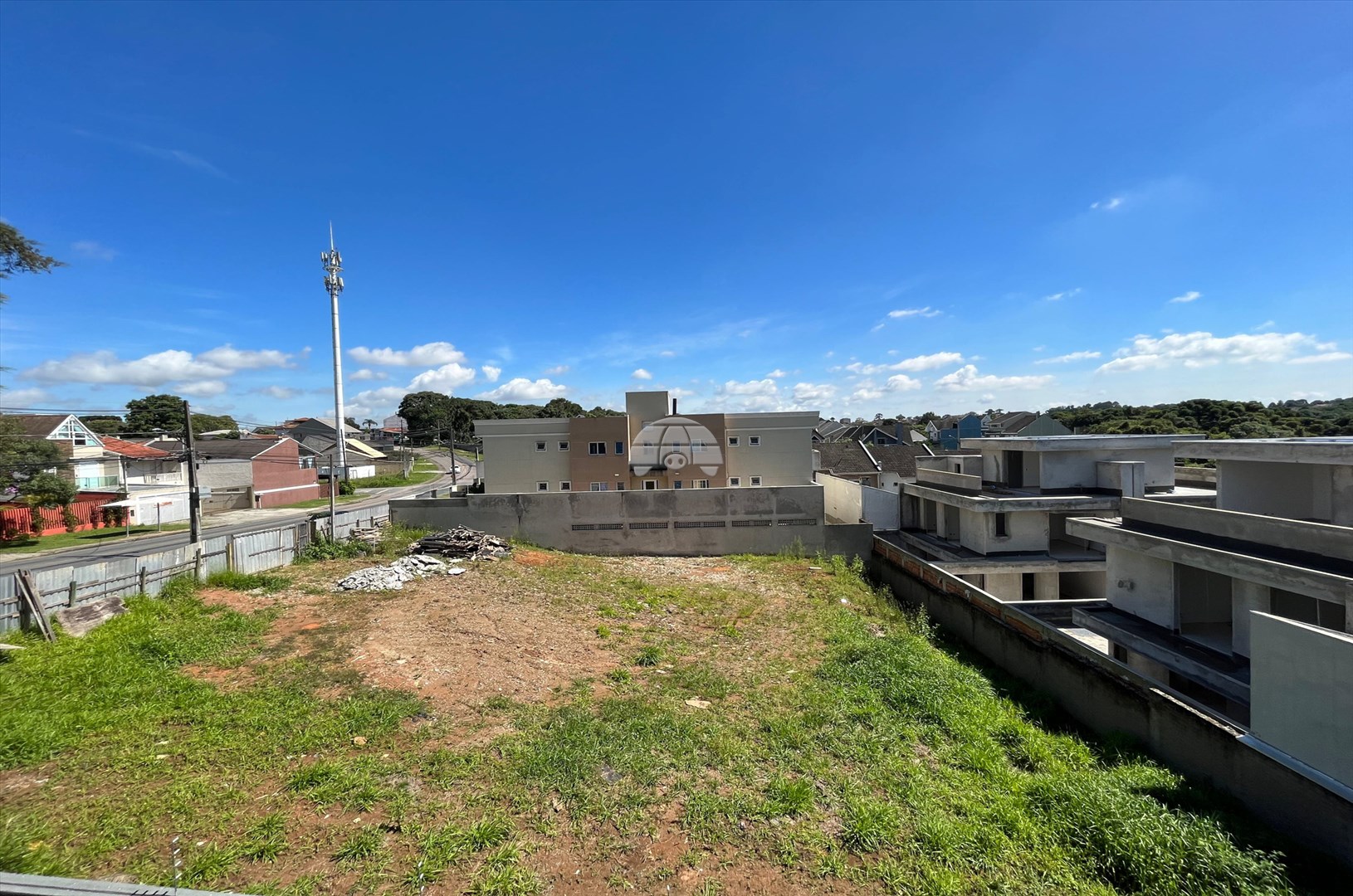 Casa para alugar em Abranches, Curitiba — Kondor Imóveis: Imobiliária em Curitiba | Uma imobiliária pra você