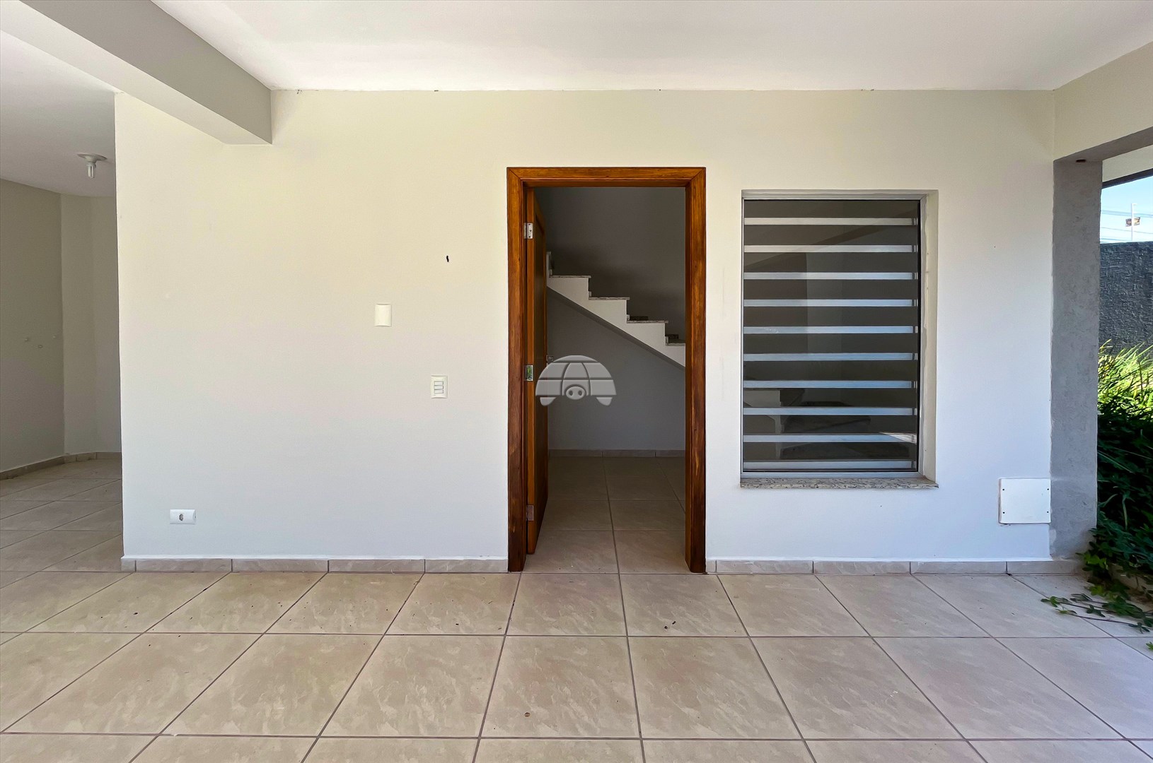 Casa para alugar em Abranches, Curitiba — Kondor Imóveis: Imobiliária em Curitiba | Uma imobiliária pra você