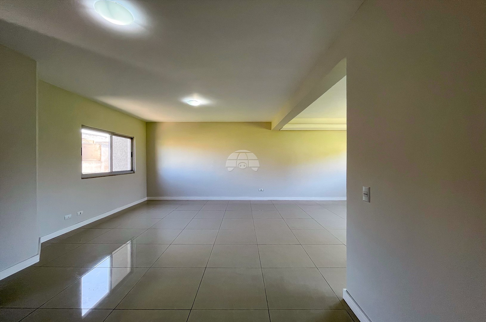 Casa para alugar em Abranches, Curitiba — Kondor Imóveis: Imobiliária em Curitiba | Uma imobiliária pra você