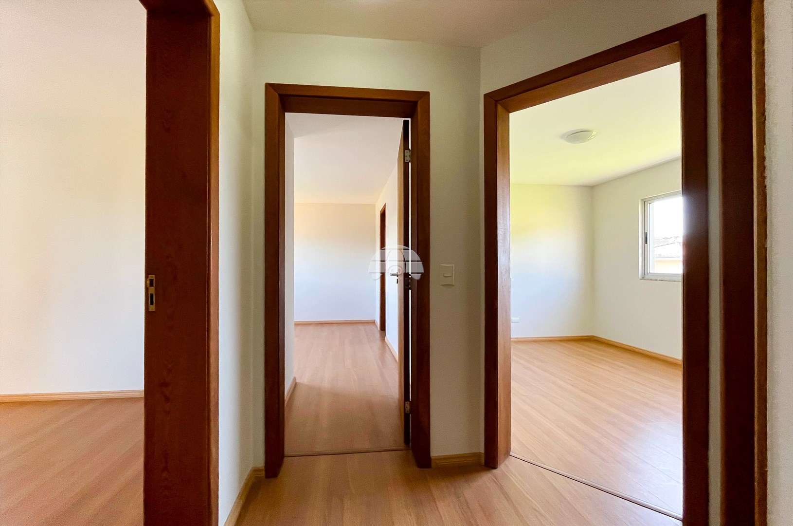 Casa para alugar em Abranches, Curitiba — Kondor Imóveis: Imobiliária em Curitiba | Uma imobiliária pra você