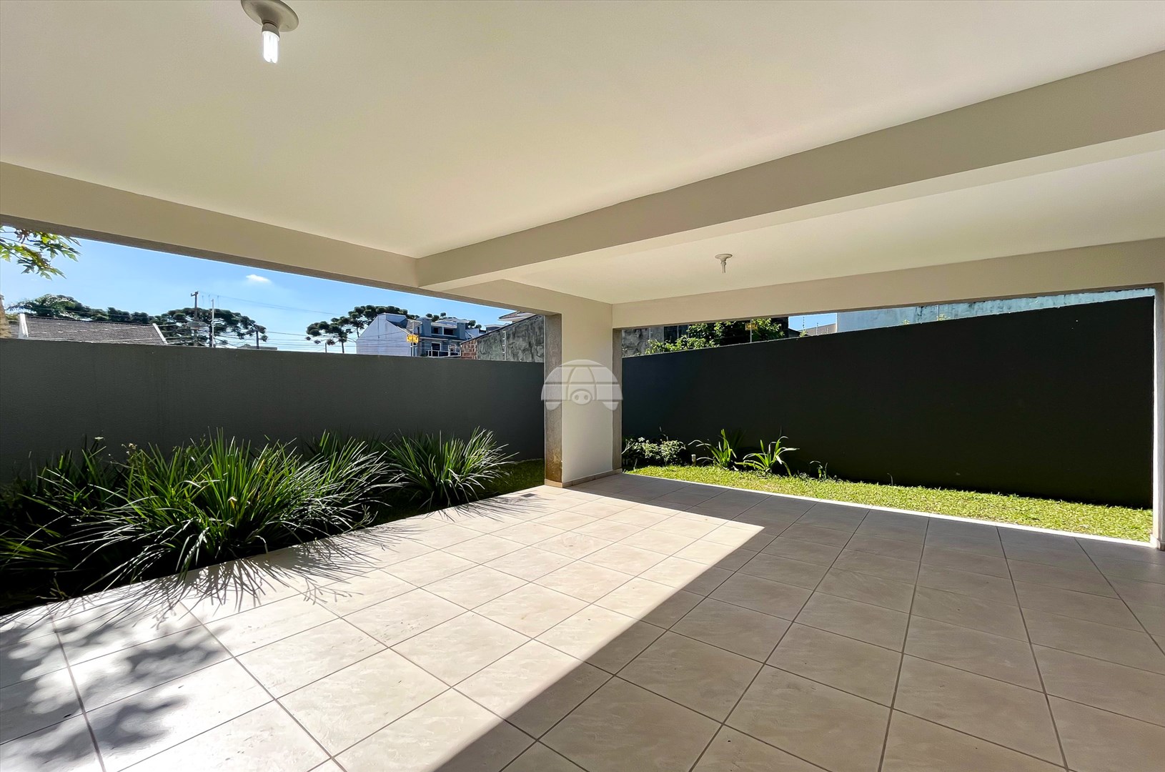 Casa para alugar em Abranches, Curitiba — Kondor Imóveis: Imobiliária em Curitiba | Uma imobiliária pra você