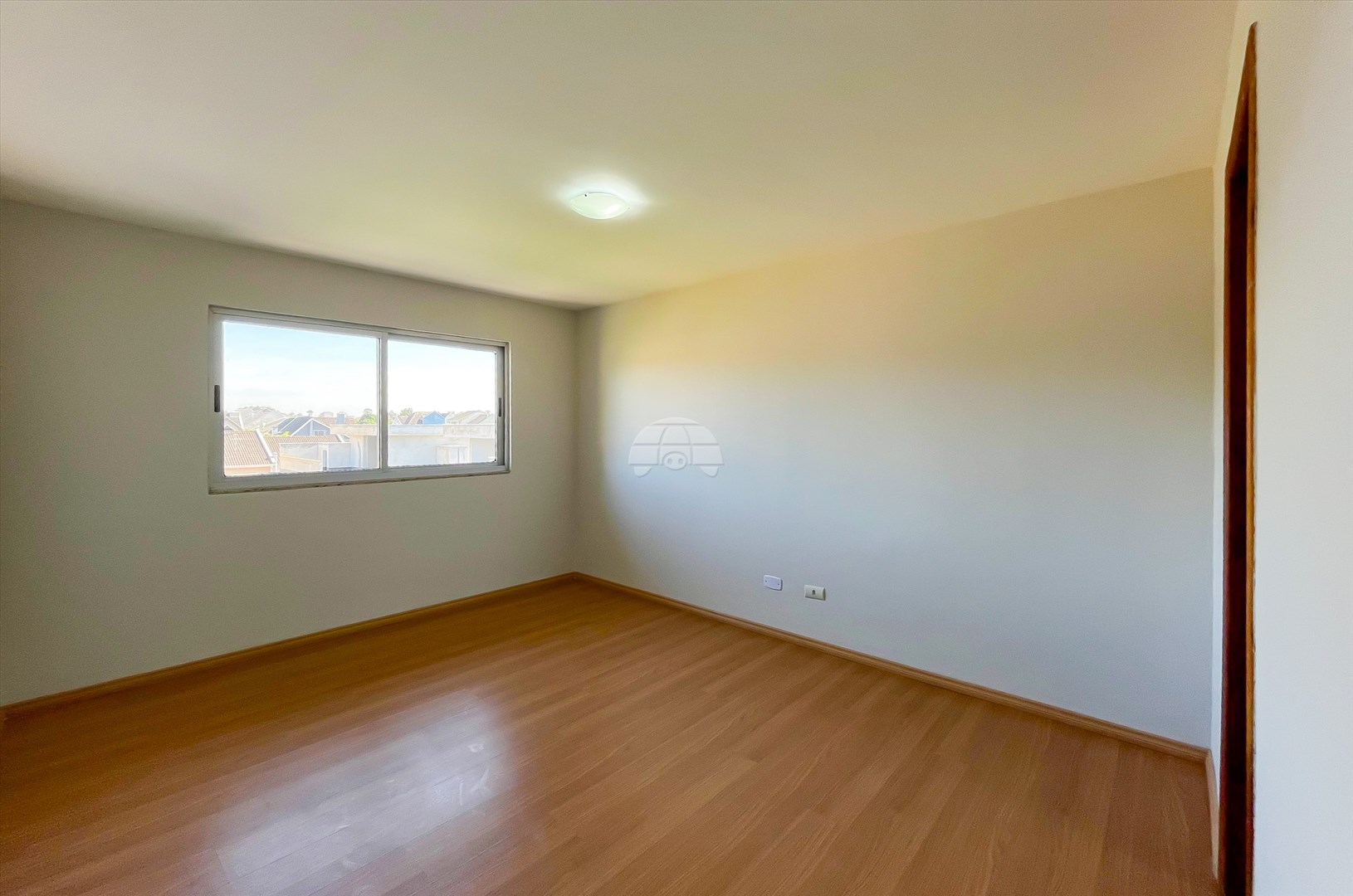 Casa para alugar em Abranches, Curitiba — Kondor Imóveis: Imobiliária em Curitiba | Uma imobiliária pra você