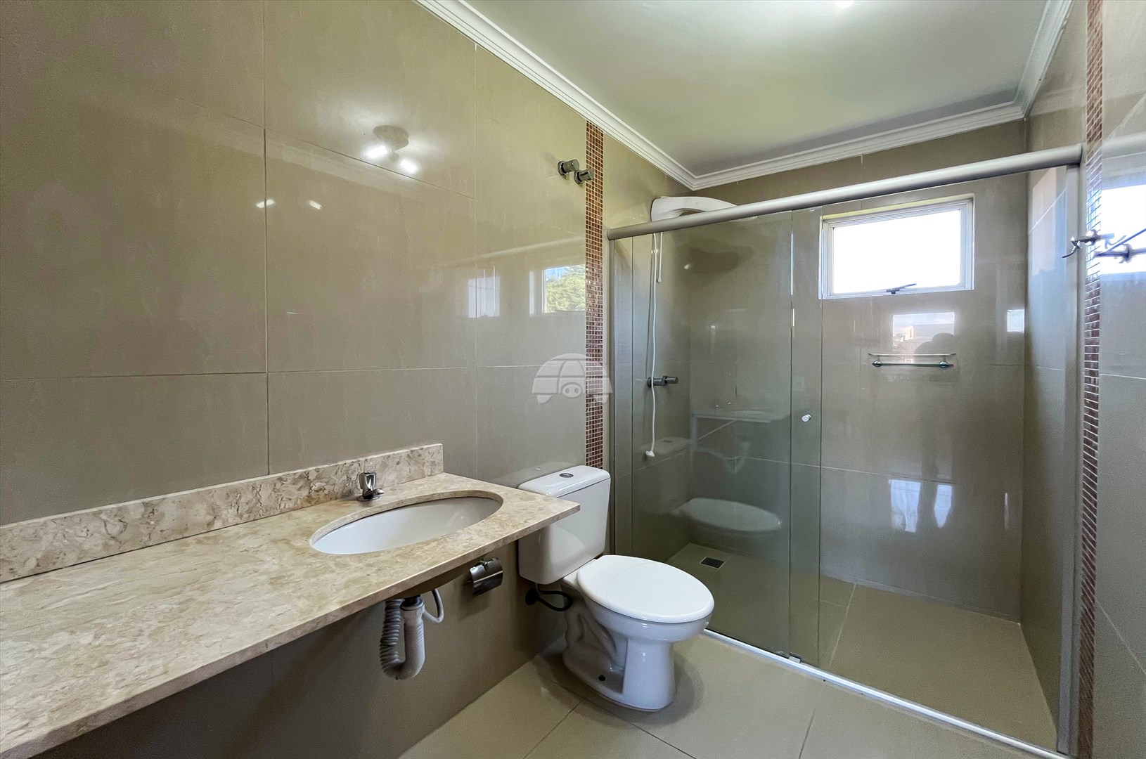 Casa para alugar em Abranches, Curitiba — Kondor Imóveis: Imobiliária em Curitiba | Uma imobiliária pra você