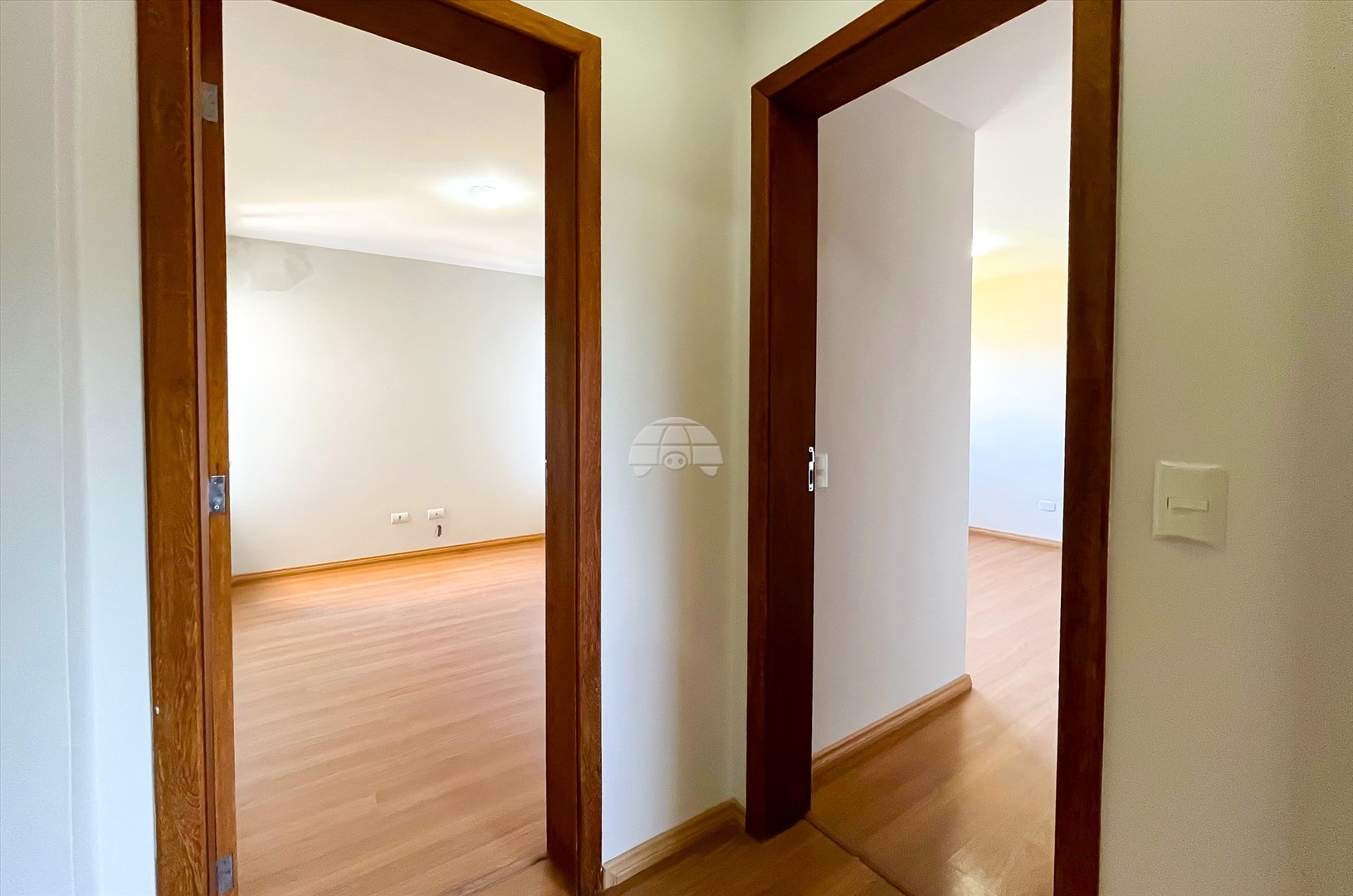 Casa para alugar em Abranches, Curitiba — Kondor Imóveis: Imobiliária em Curitiba | Uma imobiliária pra você