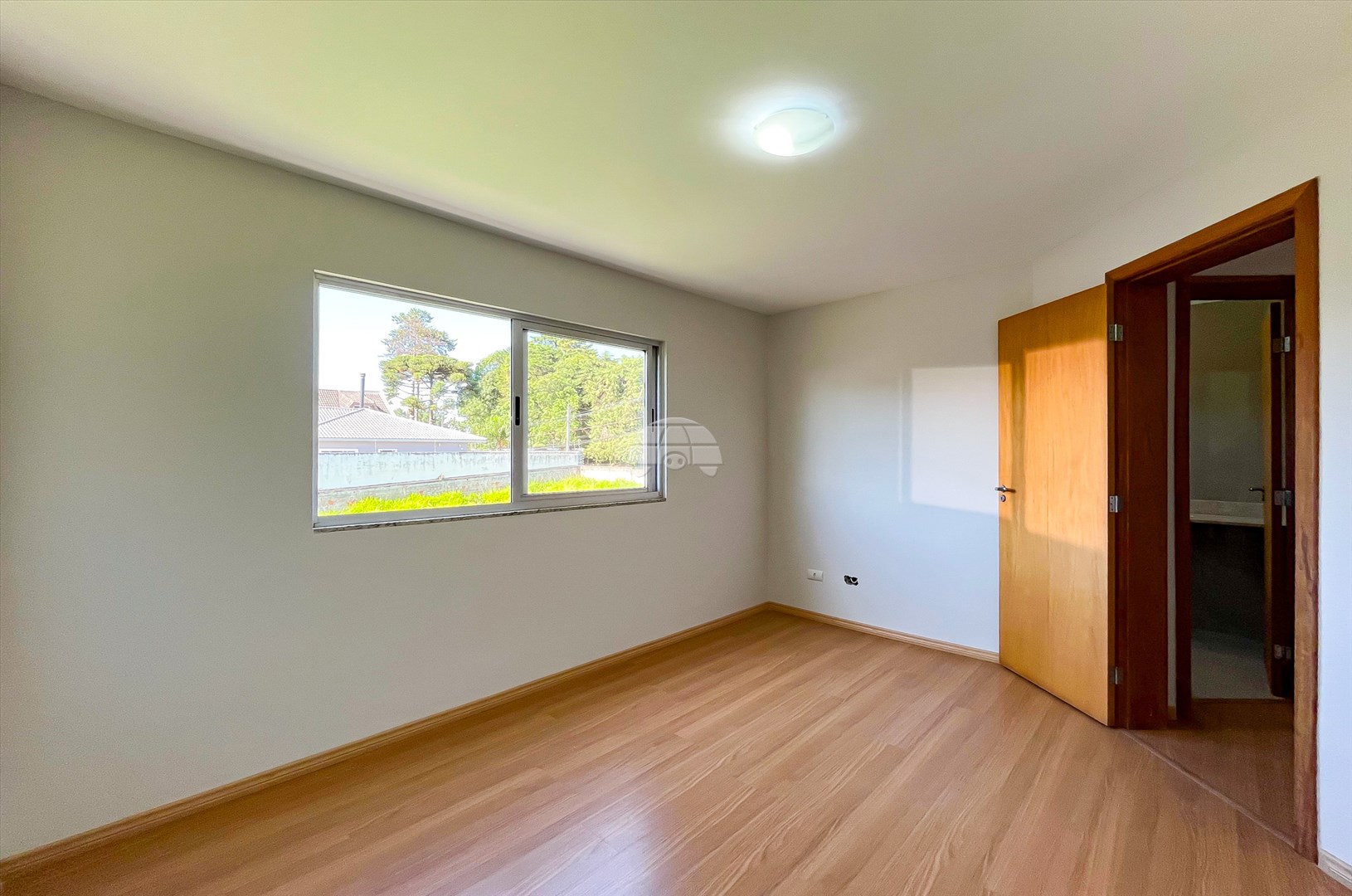 Casa para alugar em Abranches, Curitiba — Kondor Imóveis: Imobiliária em Curitiba | Uma imobiliária pra você