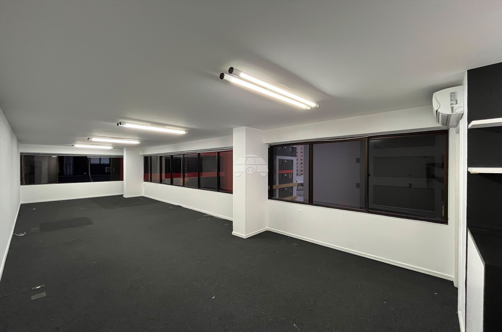 Sala/Conjunto Comercial para alugar em Centro, Curitiba — Portal Chave Fácil