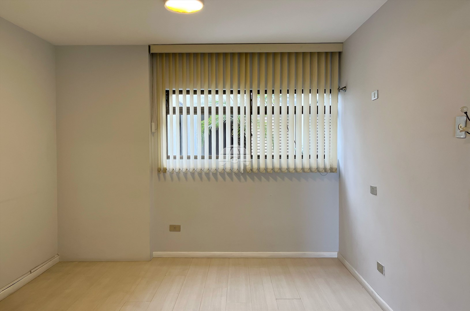 Sala Residencial para Locação no Bairro Seminário ref. 88341 (9 / 10)