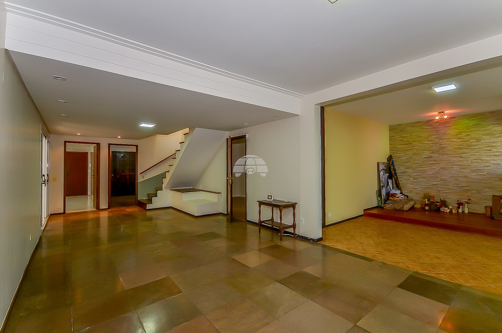 Casa Comercial/Residencial para Venda no Bairro Mercês ref. 217111 (8 / 10)