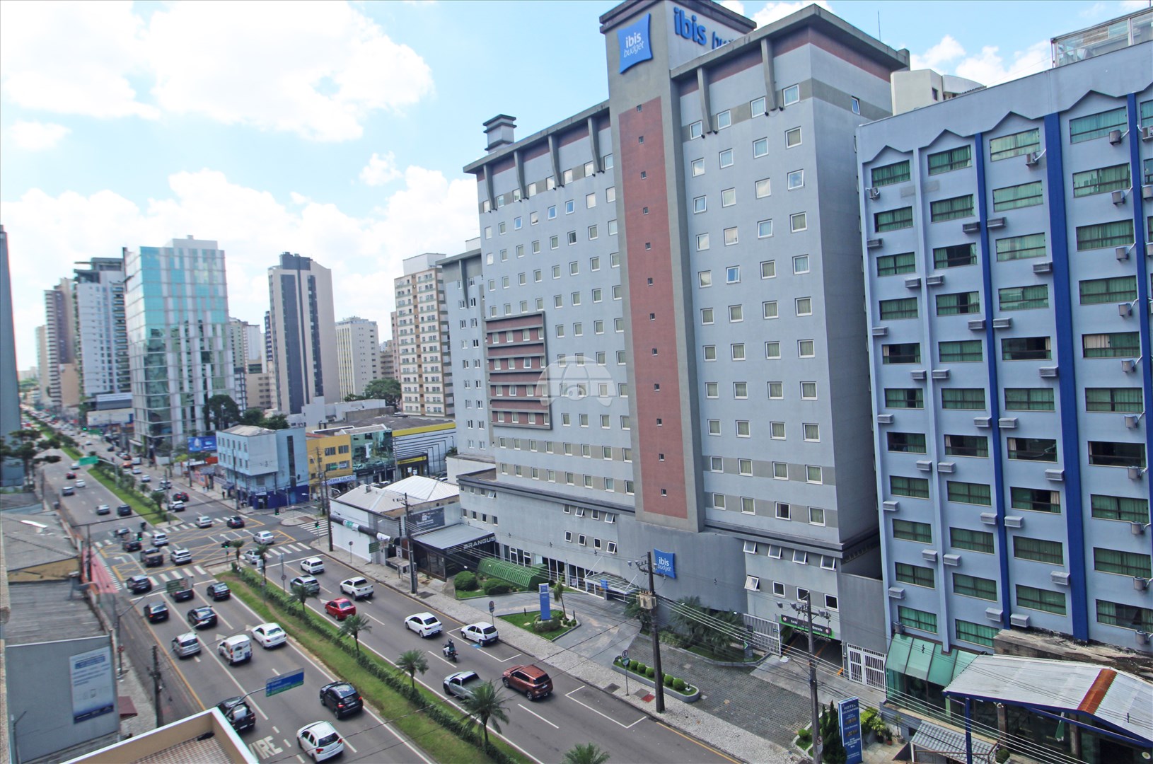 Apartamento para alugar em Centro, Curitiba — Portal Chave Fácil