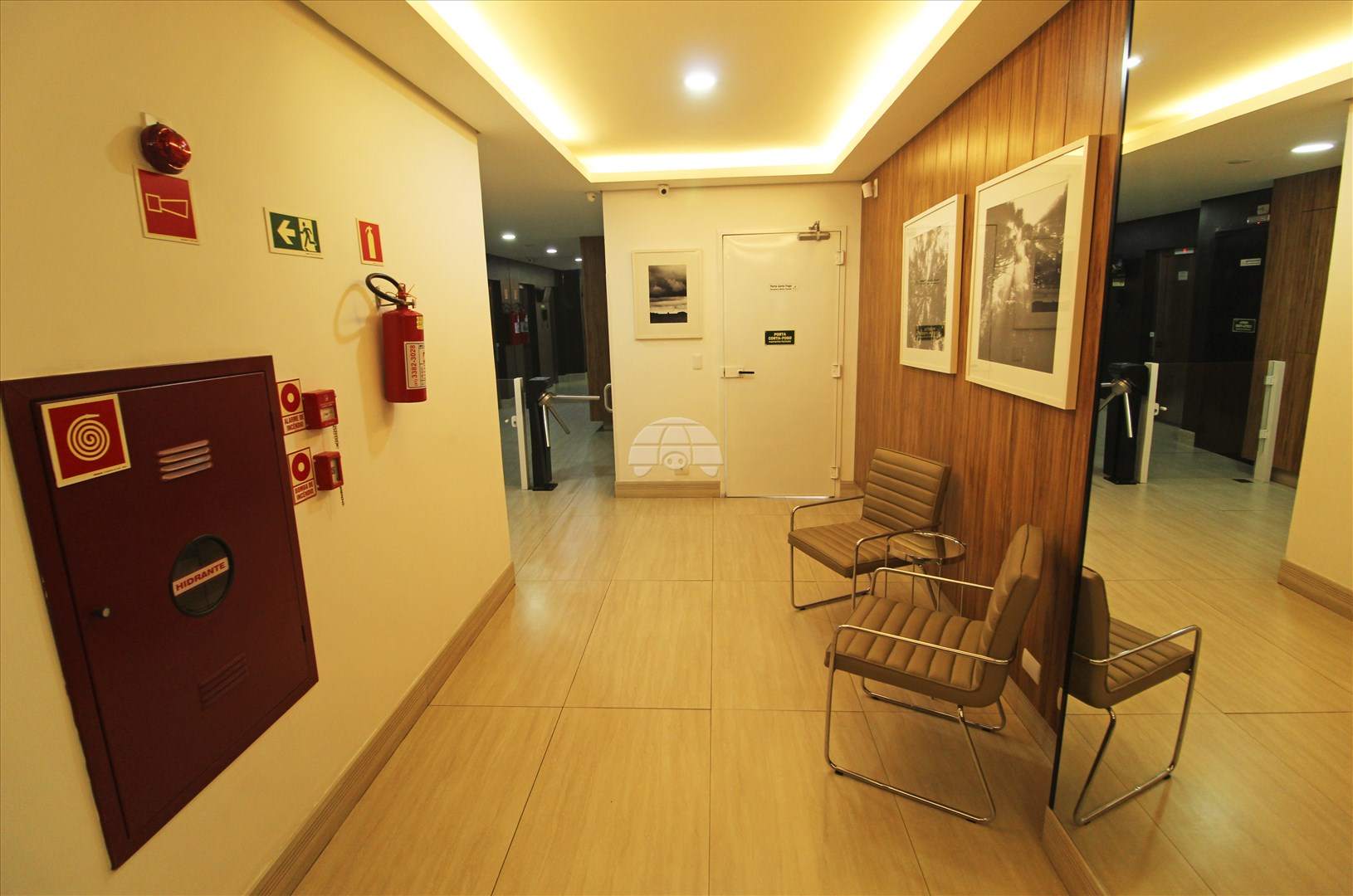 Sala/Conjunto Comercial para alugar em Centro, Curitiba — Portal Chave Fácil