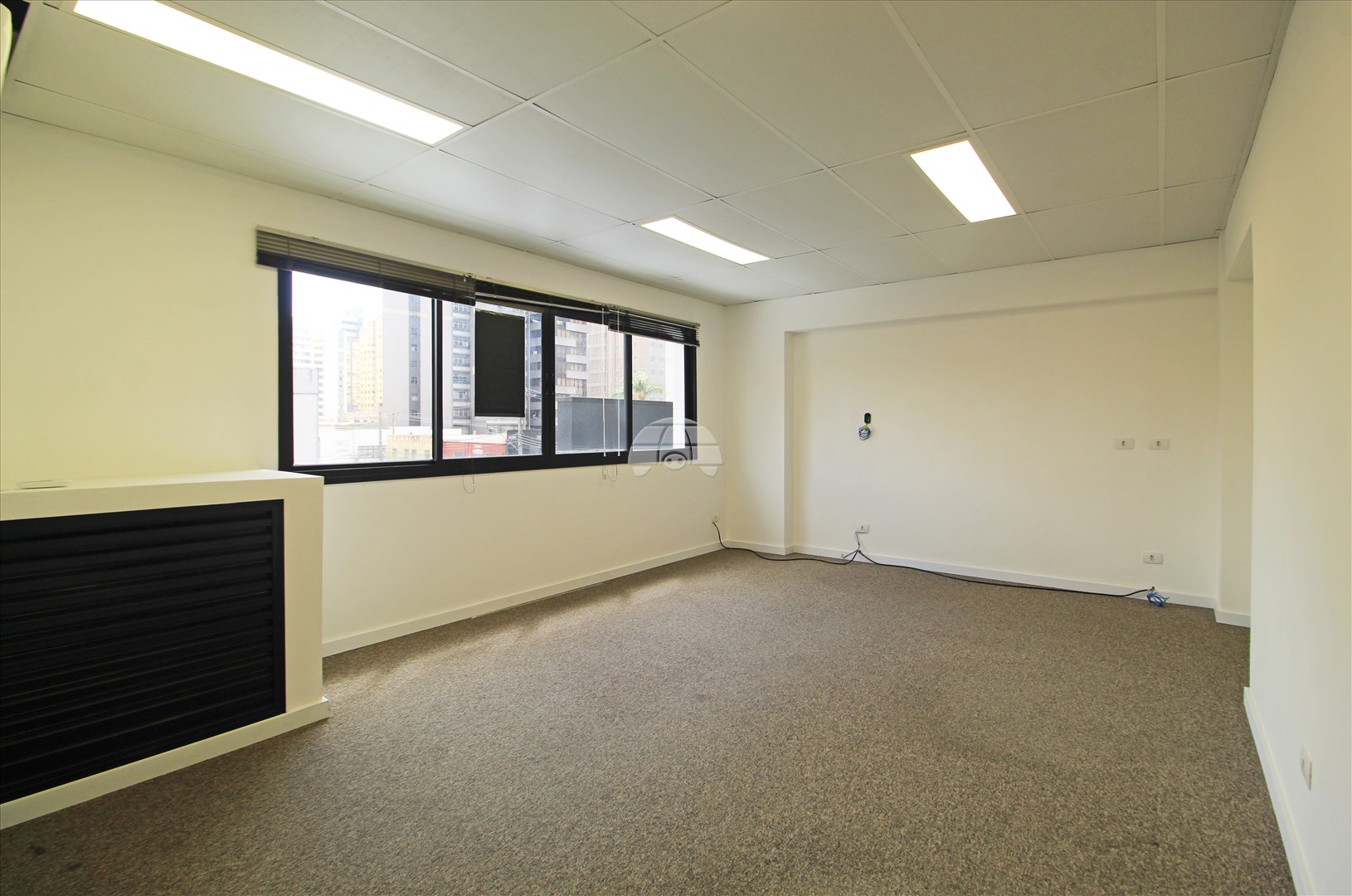 Sala/Conjunto Comercial para alugar em Centro, Curitiba — Portal Chave Fácil