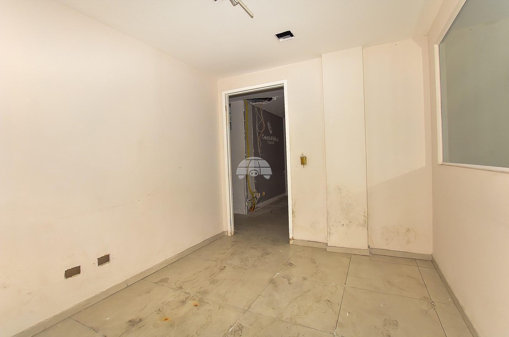 Sala/Conjunto Comercial à venda em Boqueirão, Curitiba — Portal Chave Fácil