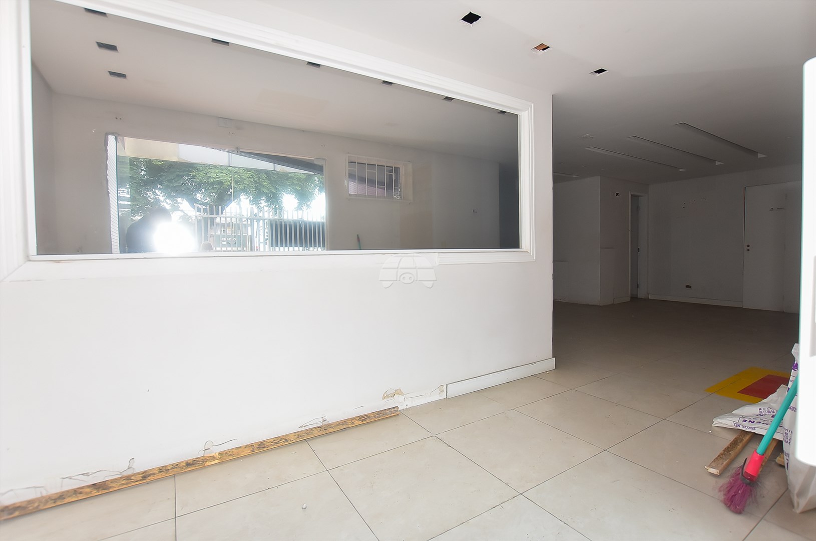 Sala/Conjunto Comercial à venda em Boqueirão, Curitiba — Portal Chave Fácil
