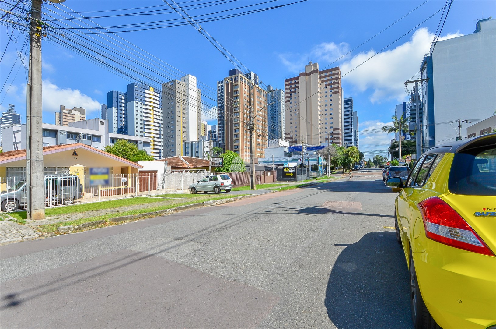 Apartamento para alugar em Bigorrilho, Curitiba — Imobiliária Razão