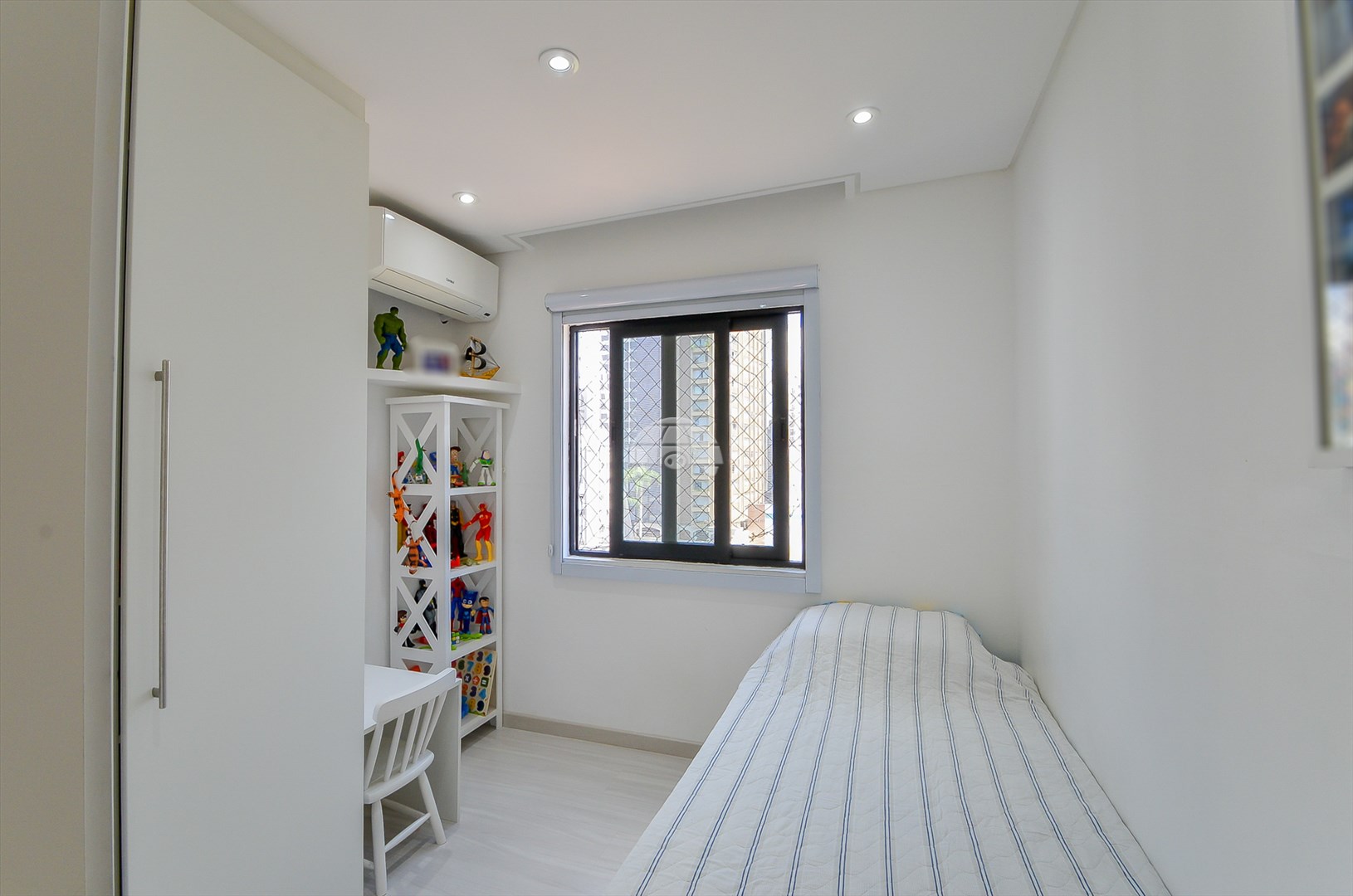 Apartamento para alugar em Bigorrilho, Curitiba — Imobiliária Razão