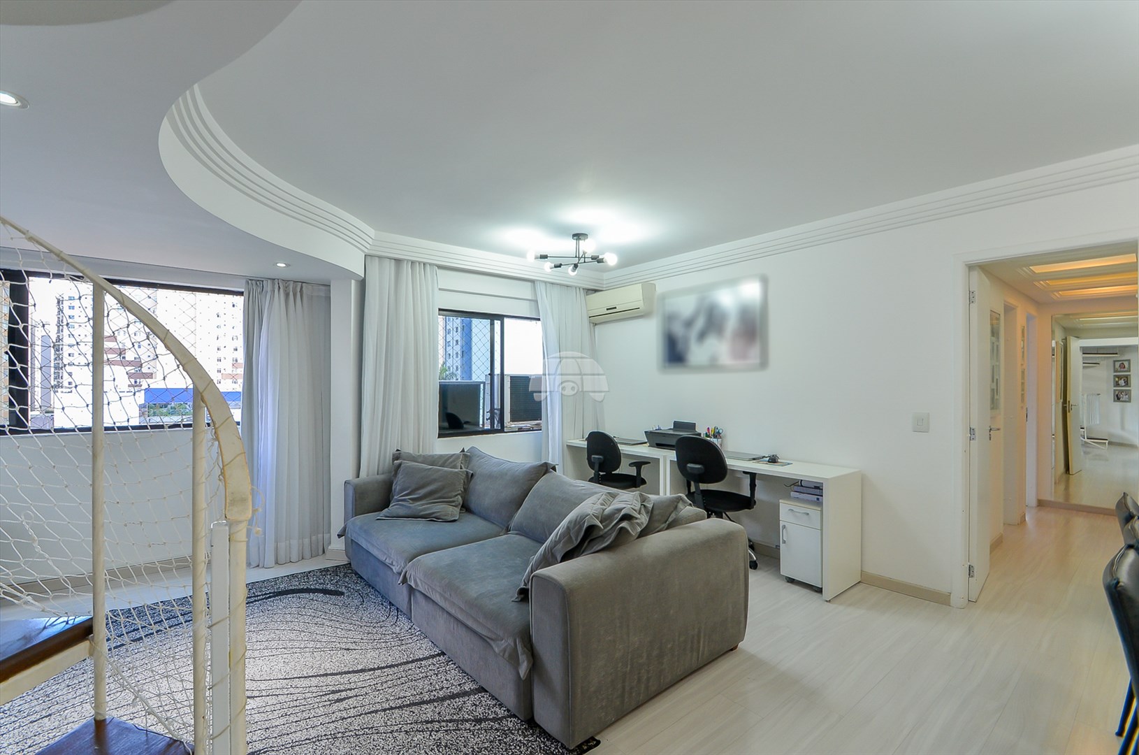 Apartamento para alugar em Bigorrilho, Curitiba — Imobiliária Razão