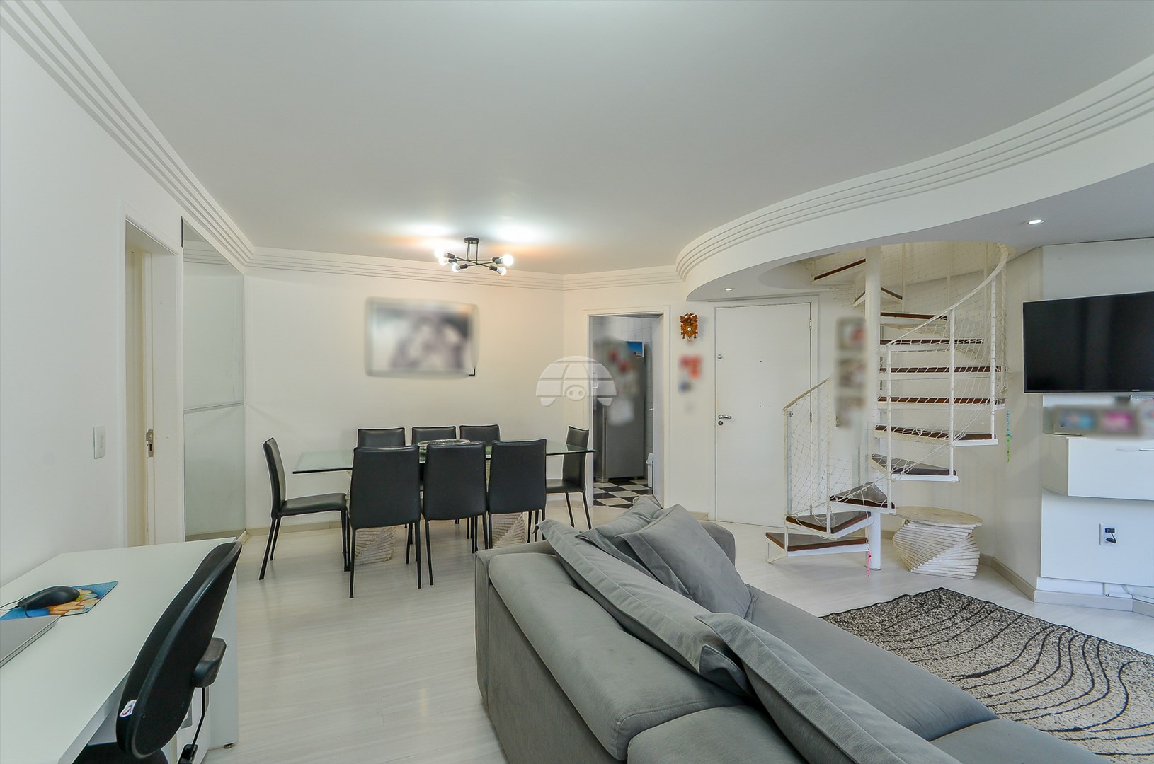 Apartamento para alugar em Bigorrilho, Curitiba — Imobiliária Razão