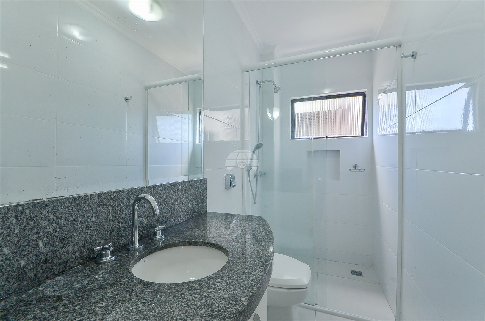 Apartamento para alugar em Bigorrilho, Curitiba — Imobiliária Razão