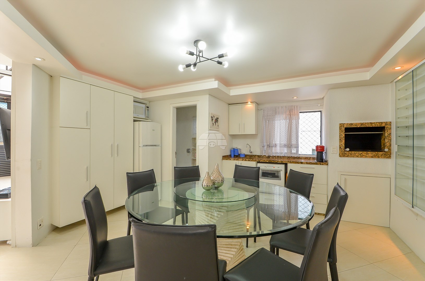 Apartamento para alugar em Bigorrilho, Curitiba — Imobiliária Razão