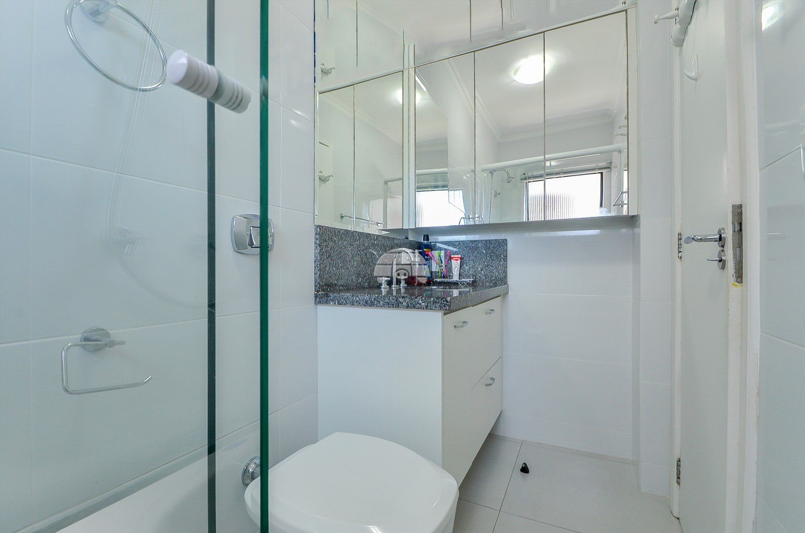 Apartamento para alugar em Bigorrilho, Curitiba — Imobiliária Razão